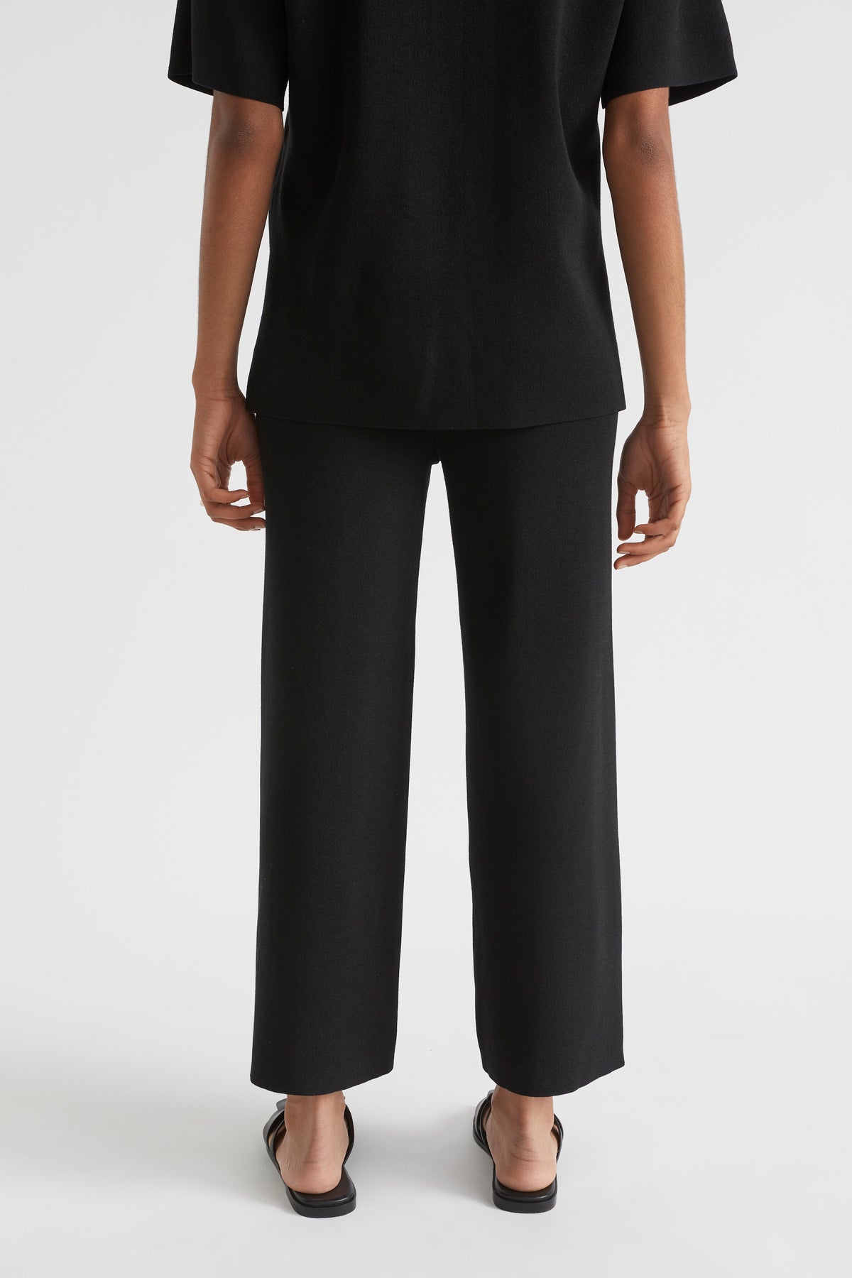 Crepe Knit Pant