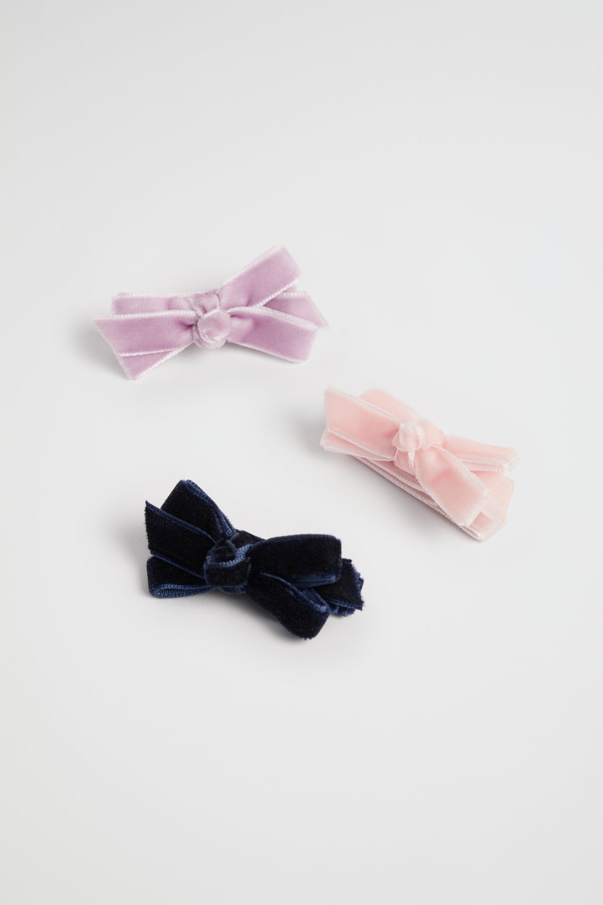 Velvet Bow Duck Clips