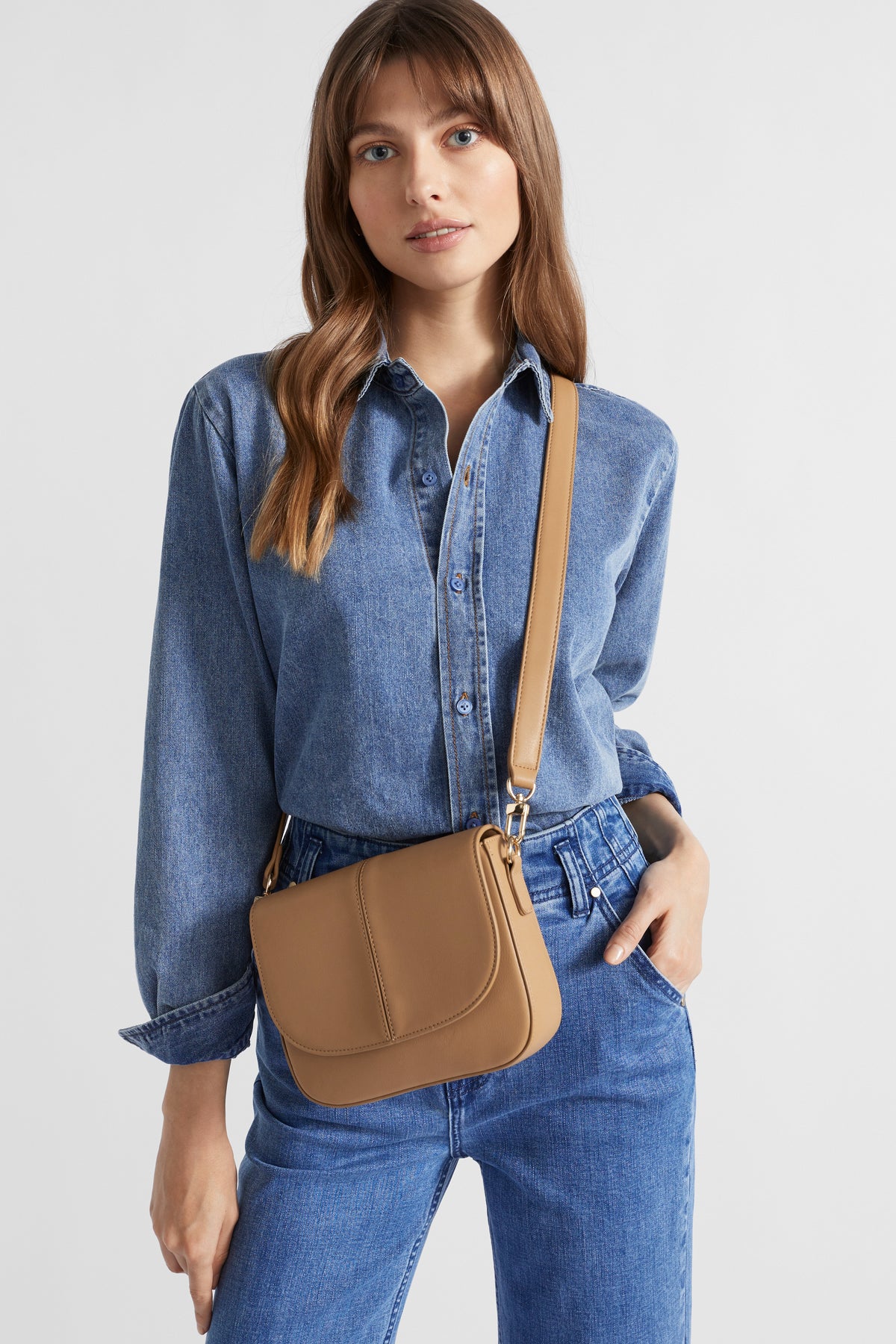 Logo Saddle Bag