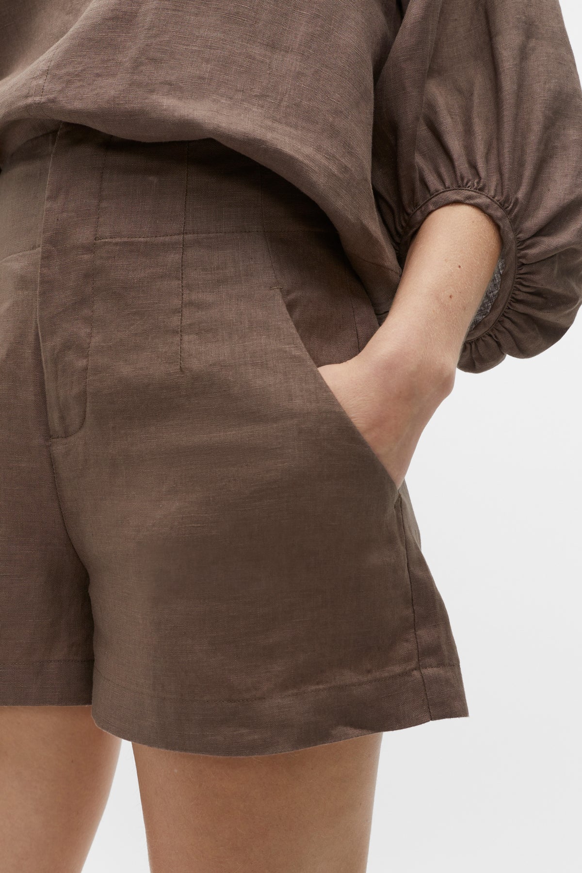 Core Linen Waisted Short
