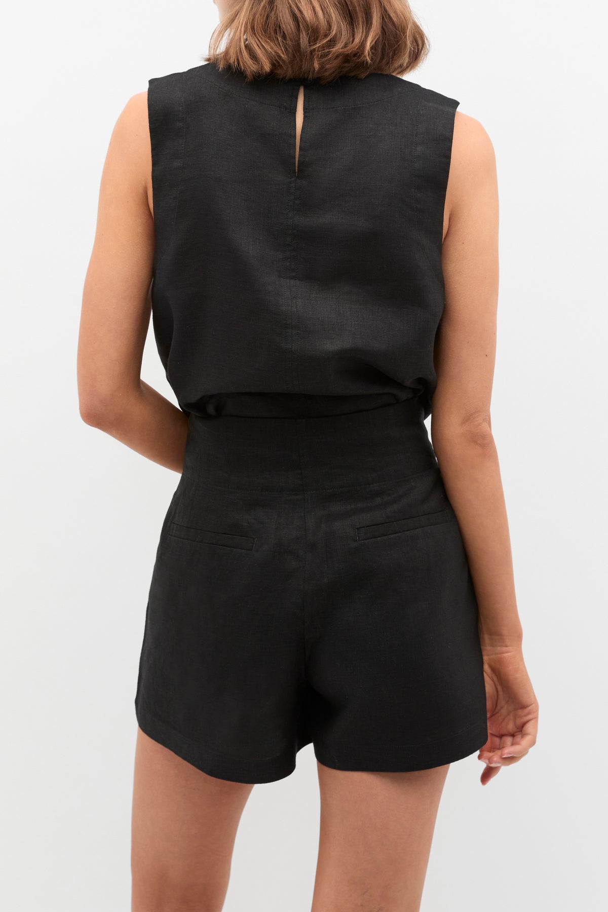 Core Linen Waisted Short