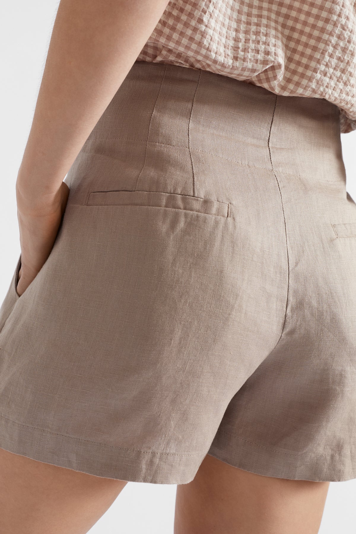 Core Linen Waisted Short