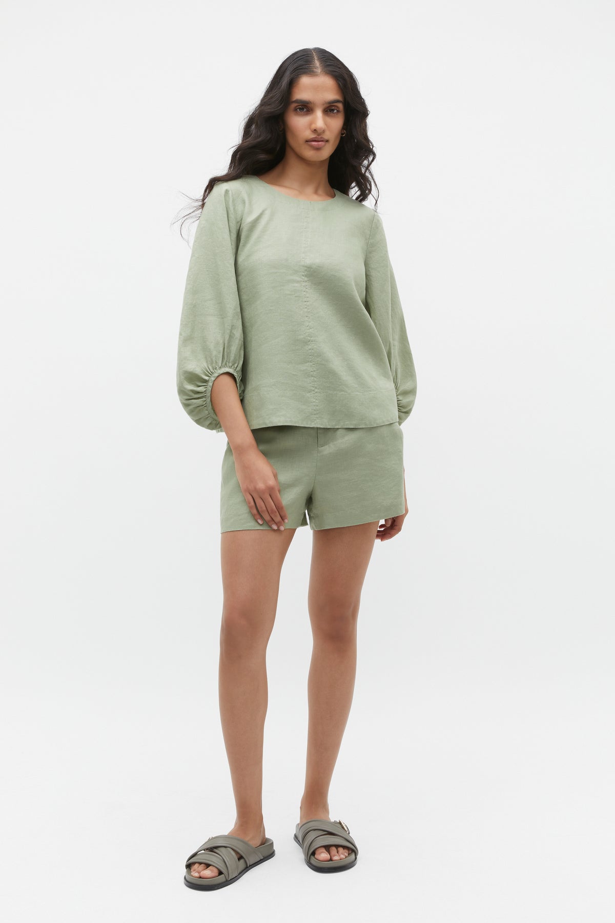 Core Linen Waisted Short