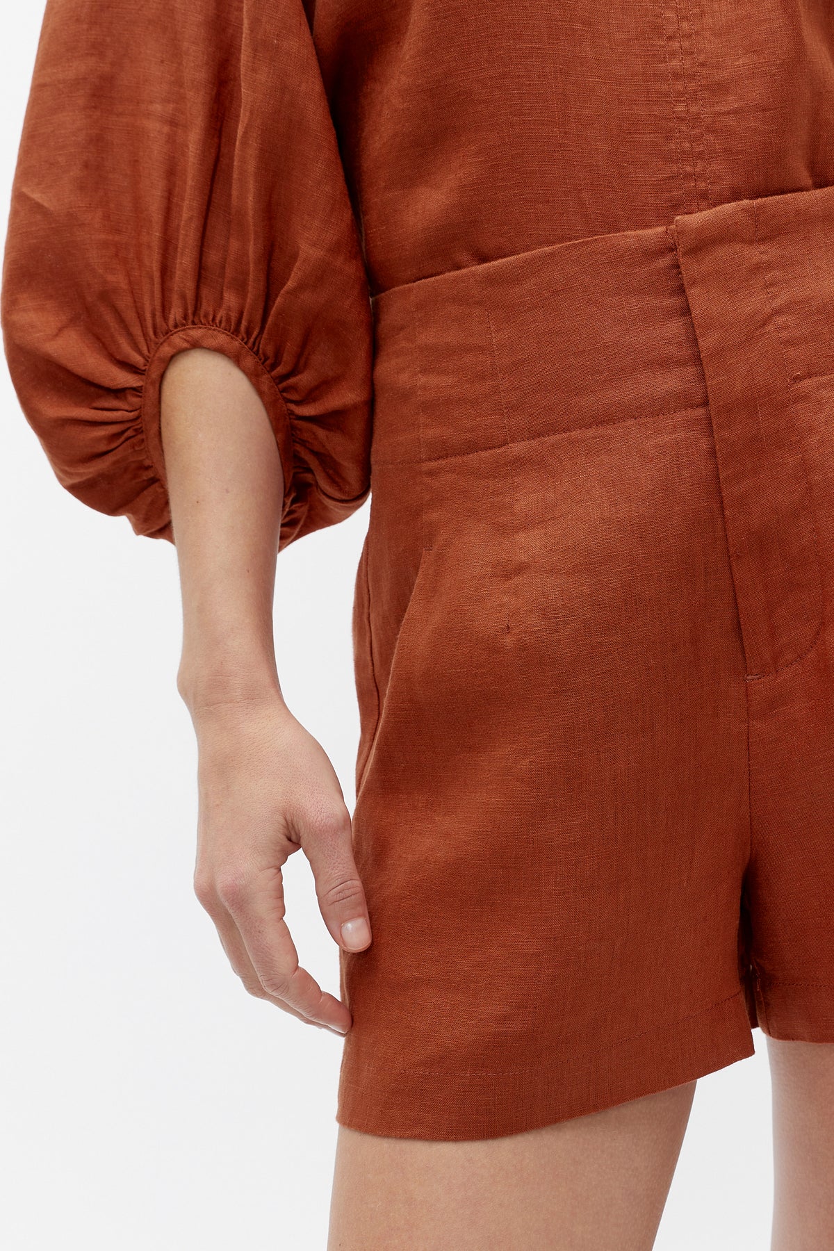 Core Linen Waisted Short