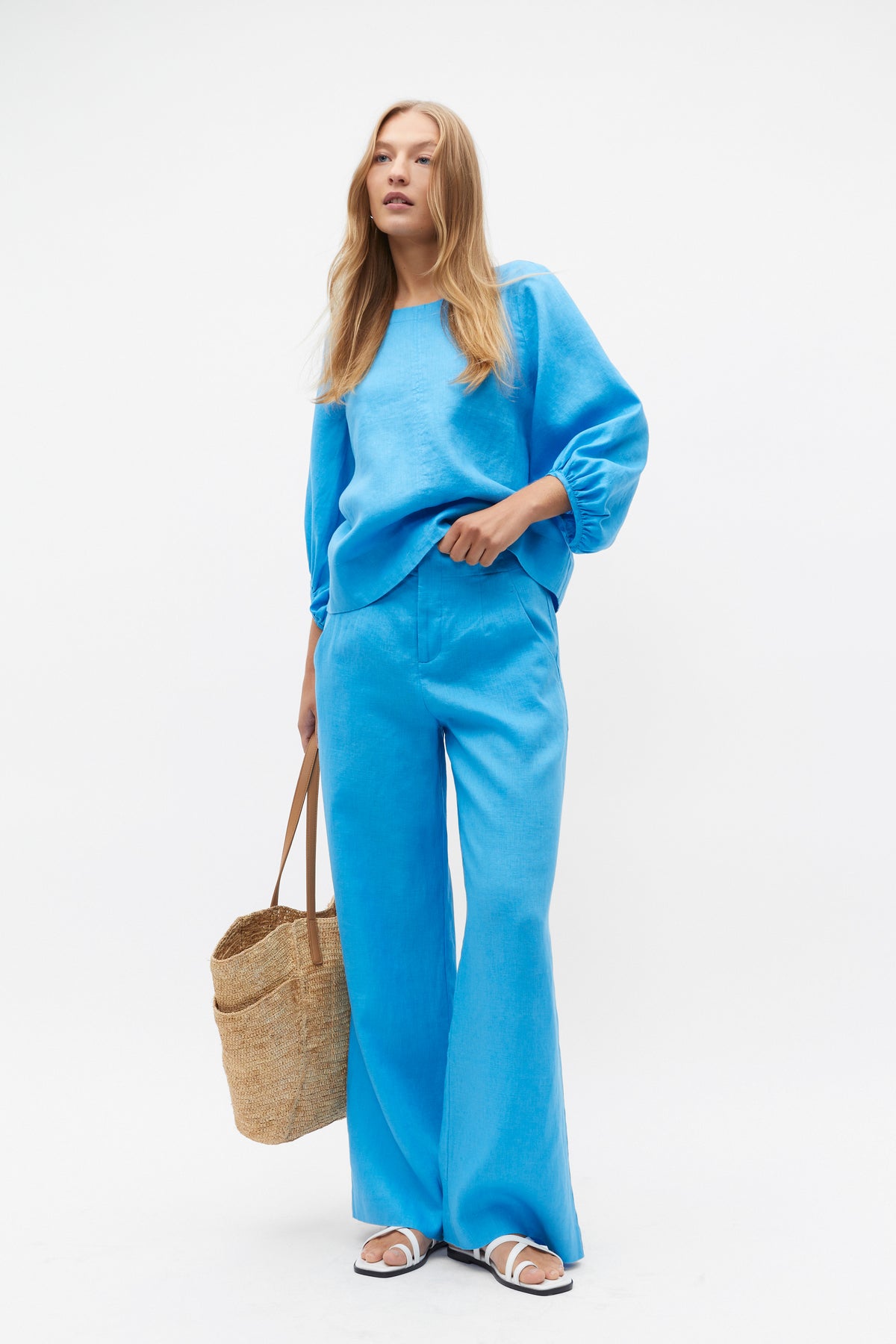 Core Linen Balloon Sleeve Top