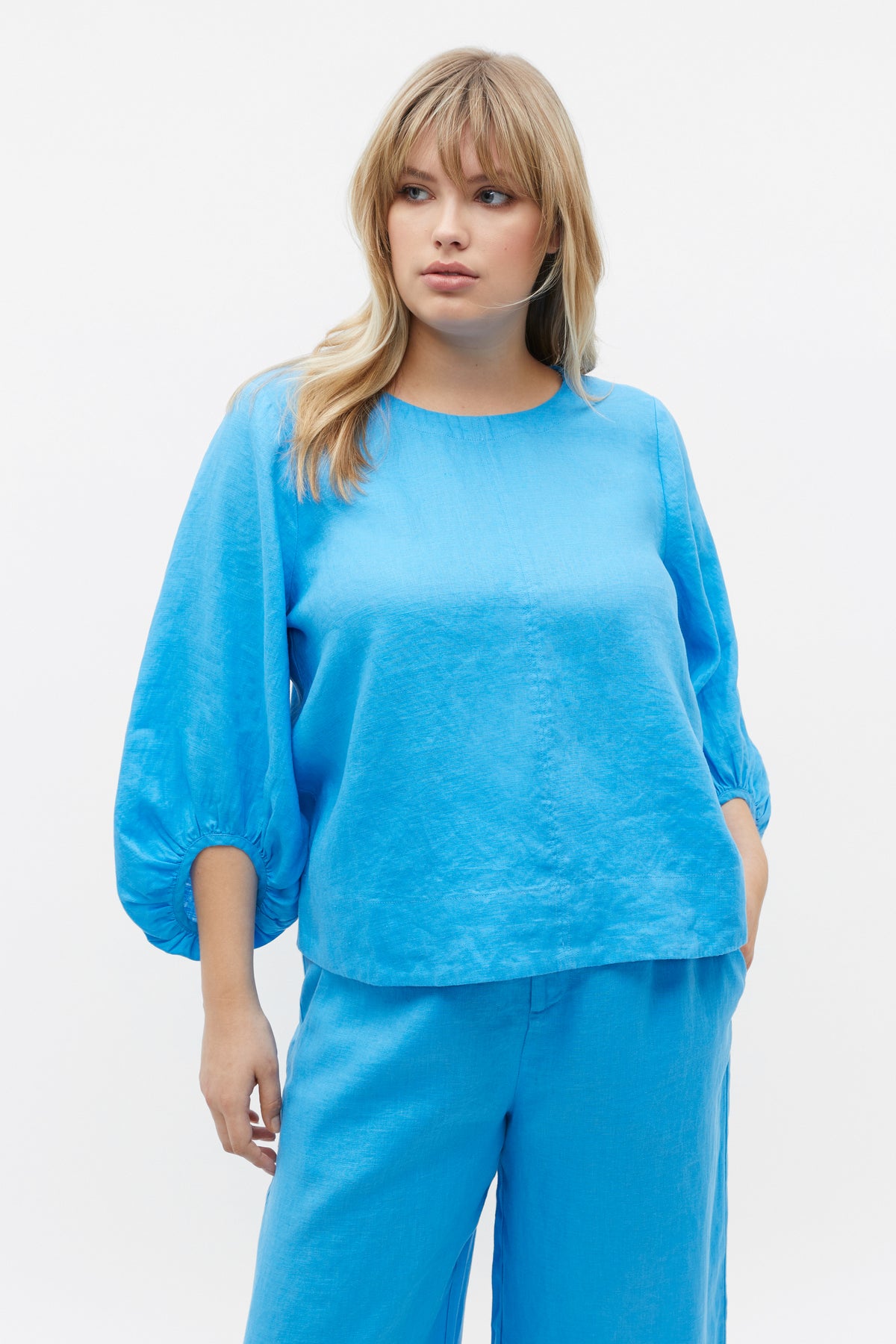 Core Linen Balloon Sleeve Top