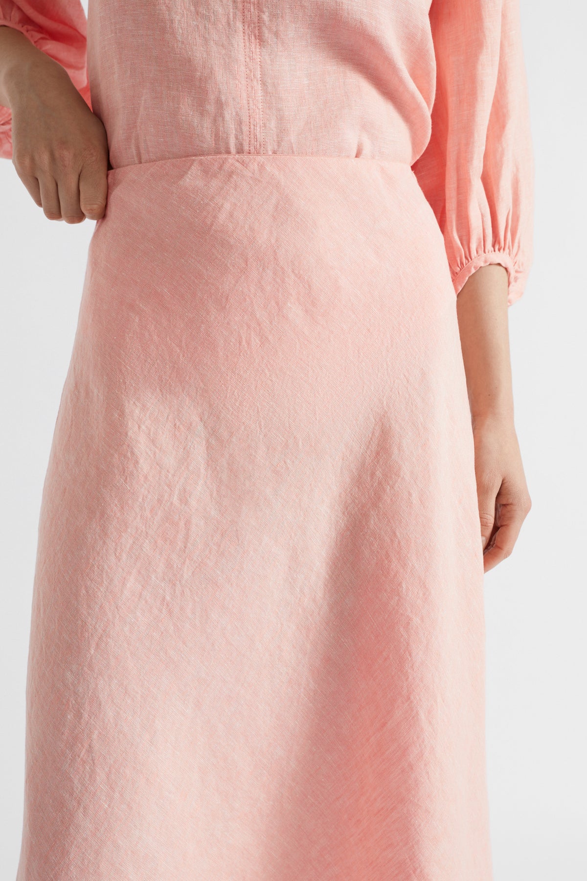 Core Linen Maxi Skirt