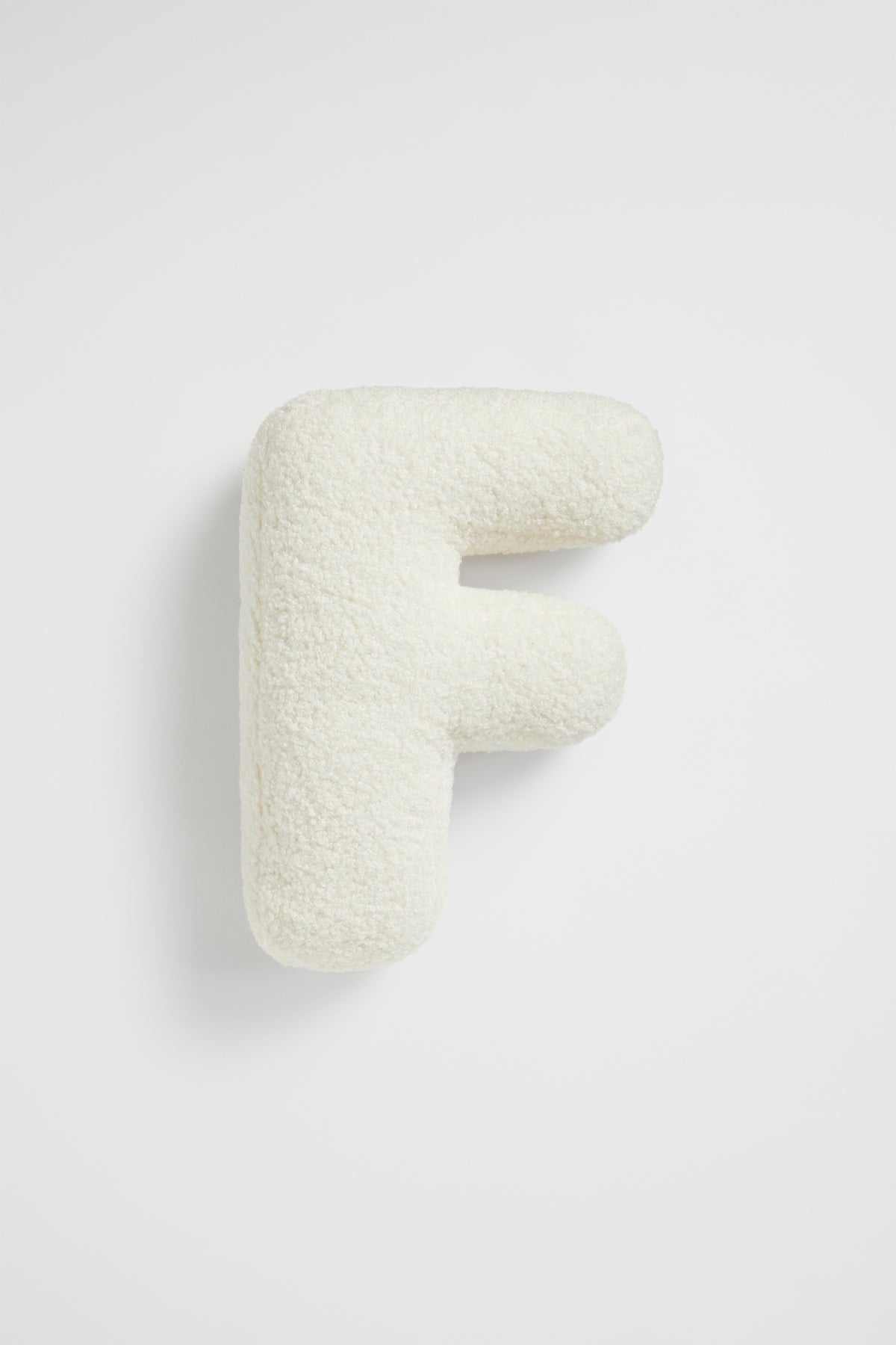 Teddy Initial Cushion Creme