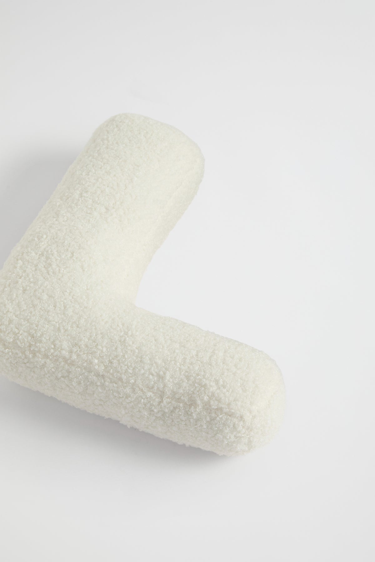 Teddy Initial Cushion Creme