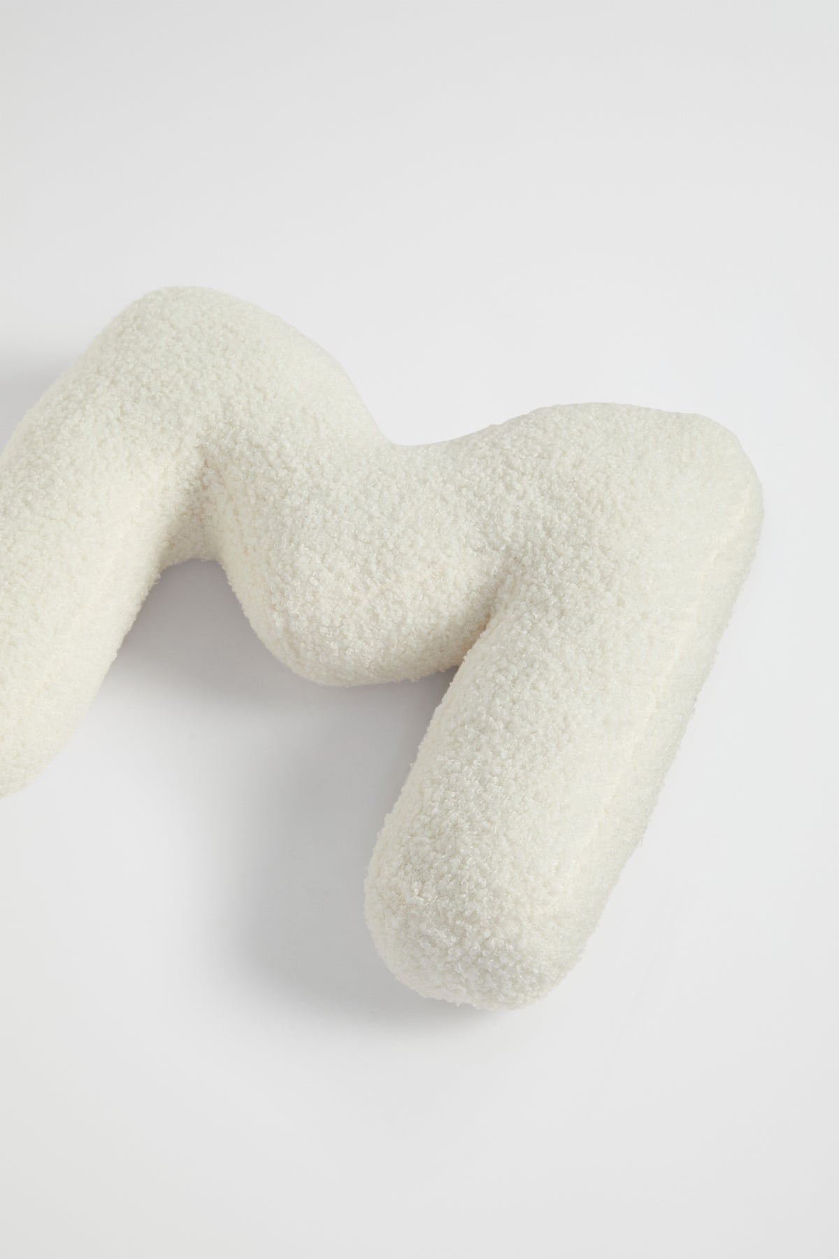 Teddy Initial Cushion Creme