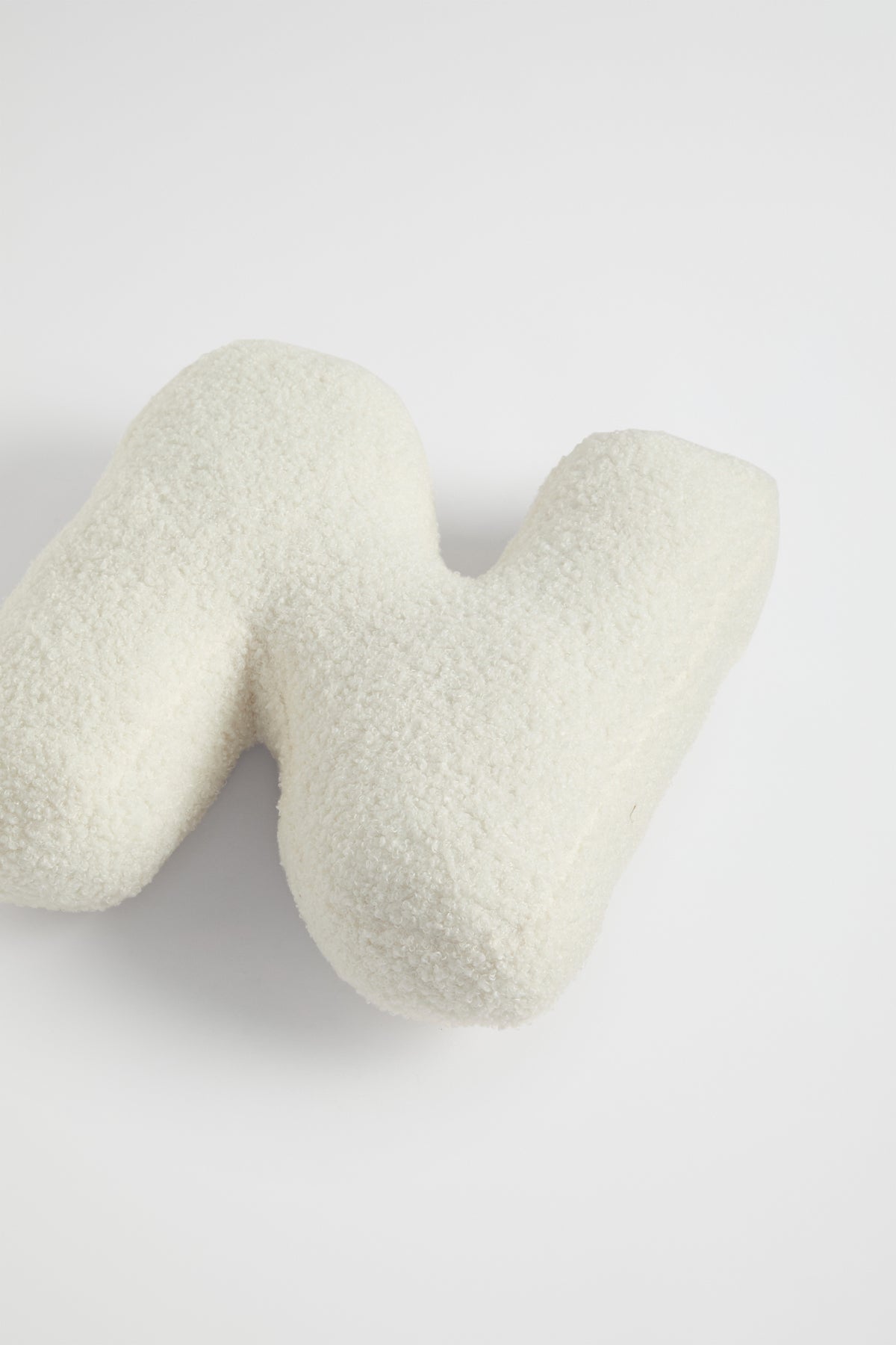 Teddy Initial Cushion Creme