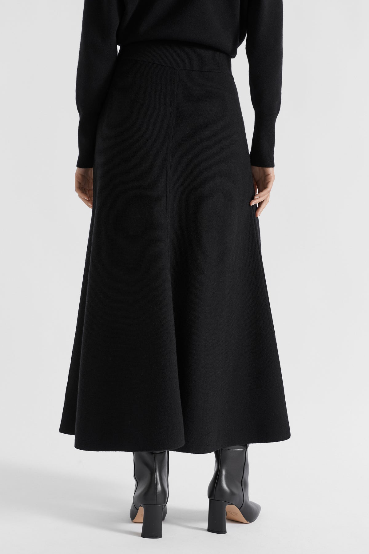 Relaxed Knit Skirt