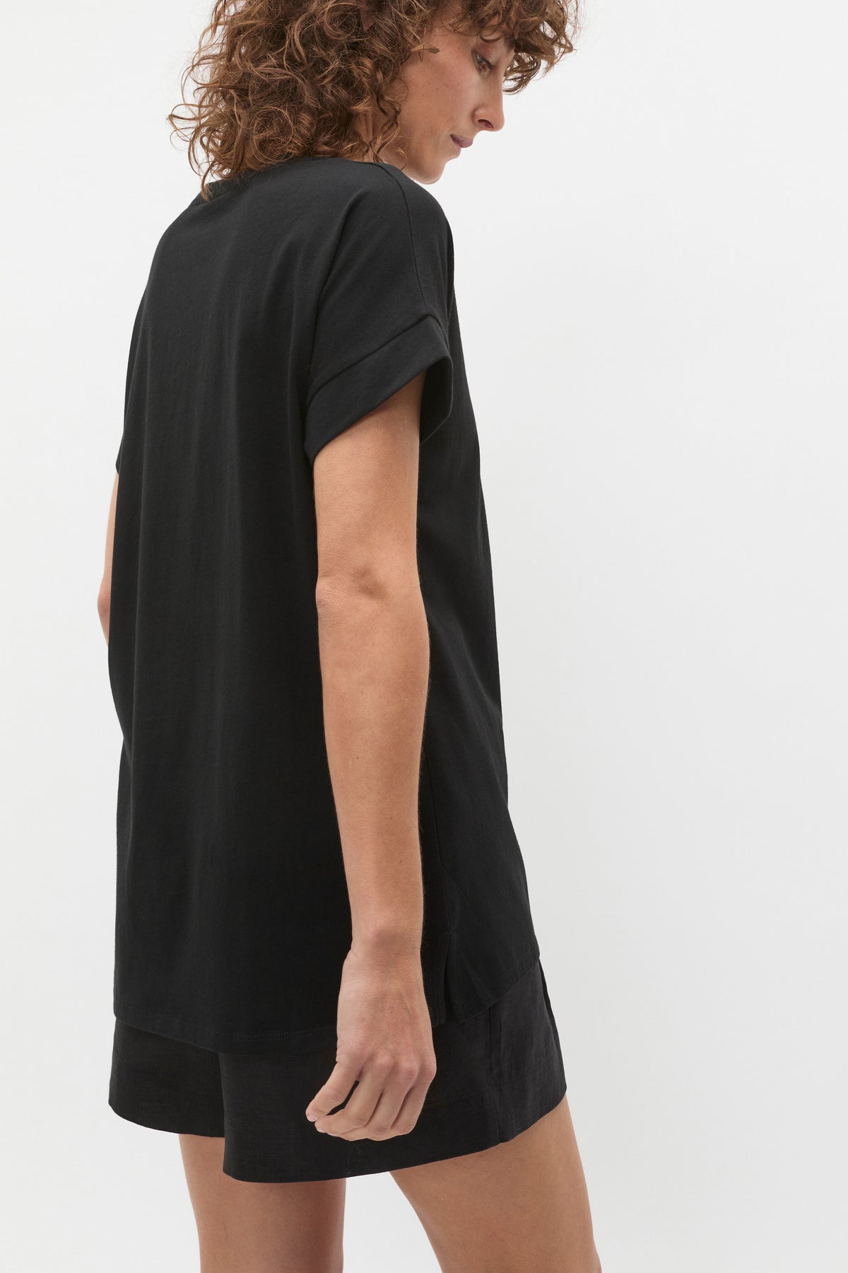Core Longline Tee