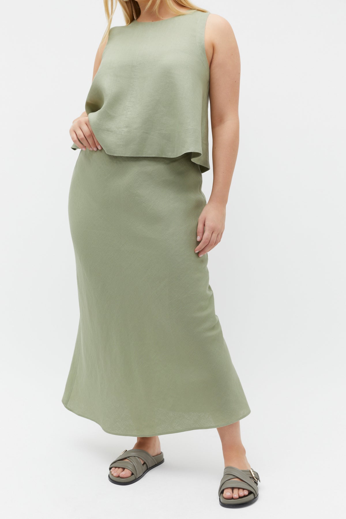 Core Linen Skirt