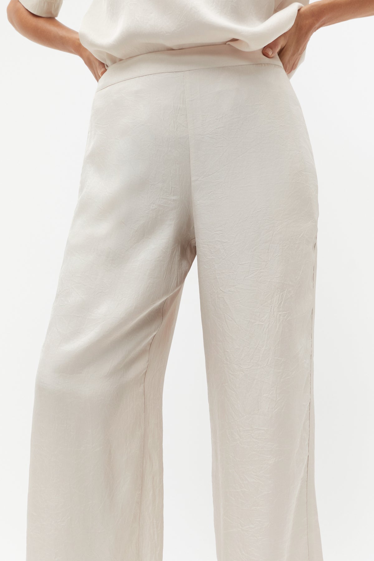 Textured Satin Elasticated Pant