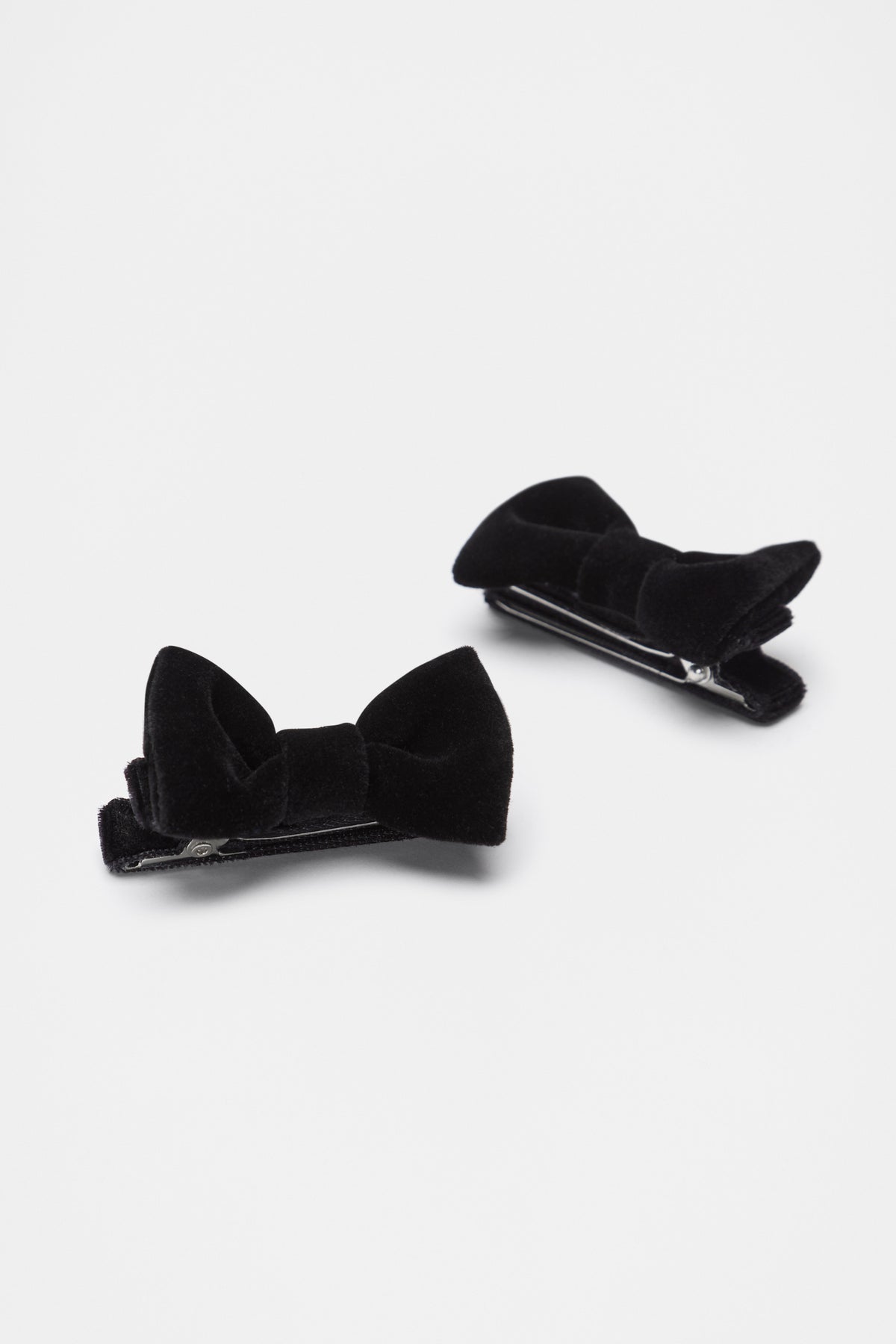 Velvet Bow Duck Clips