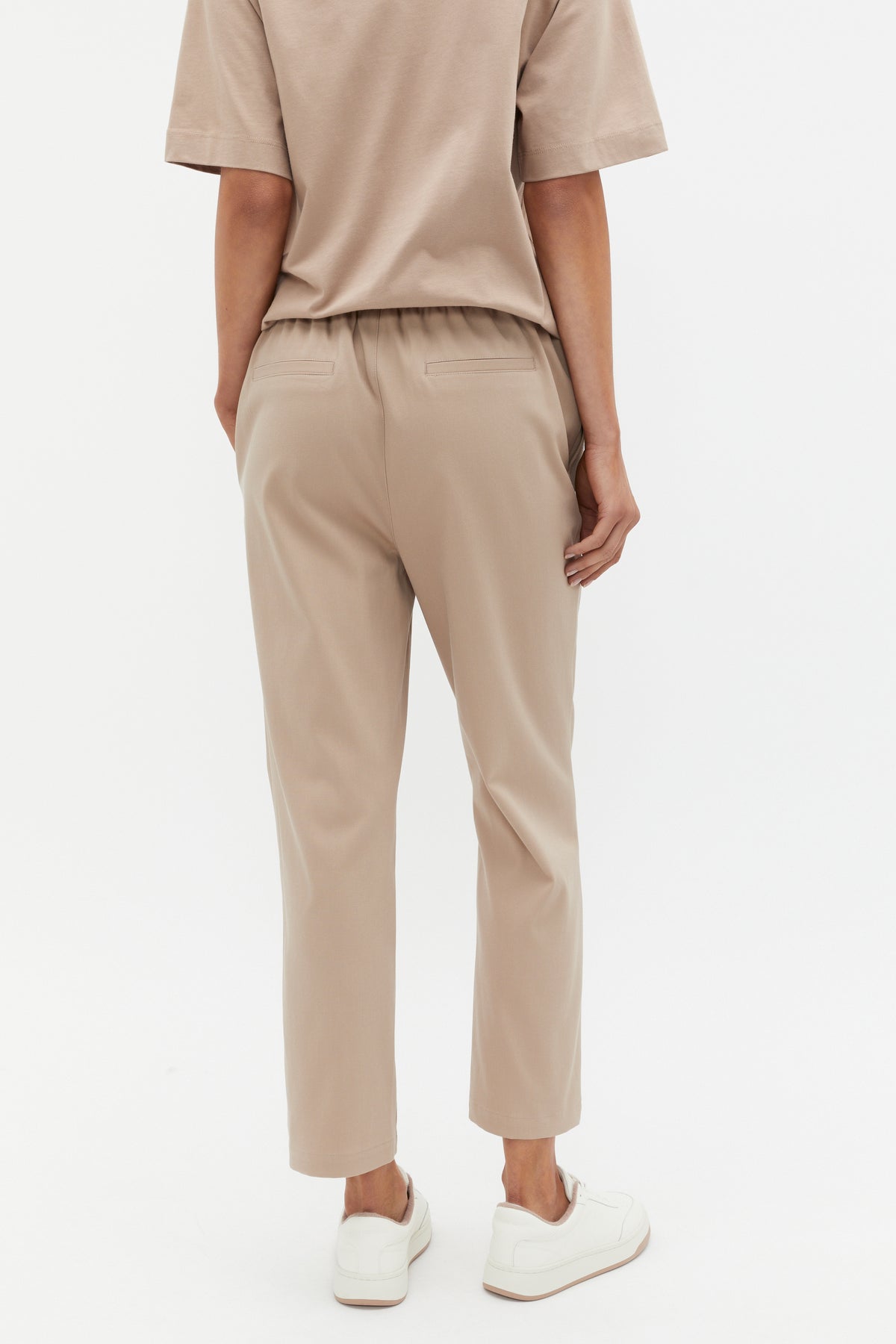 Tapered Leg Tie Pant