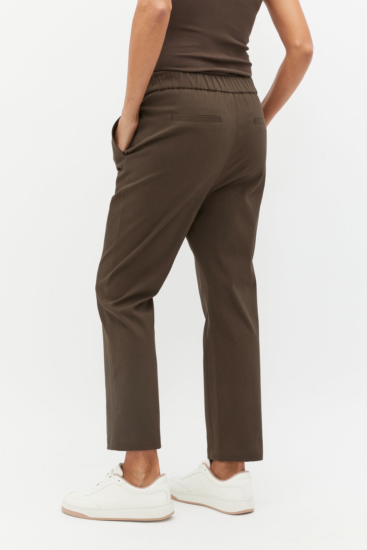 Tapered Leg Tie Pant