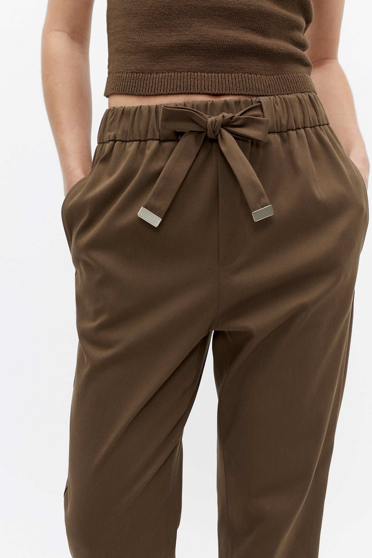 Tapered Leg Tie Pant
