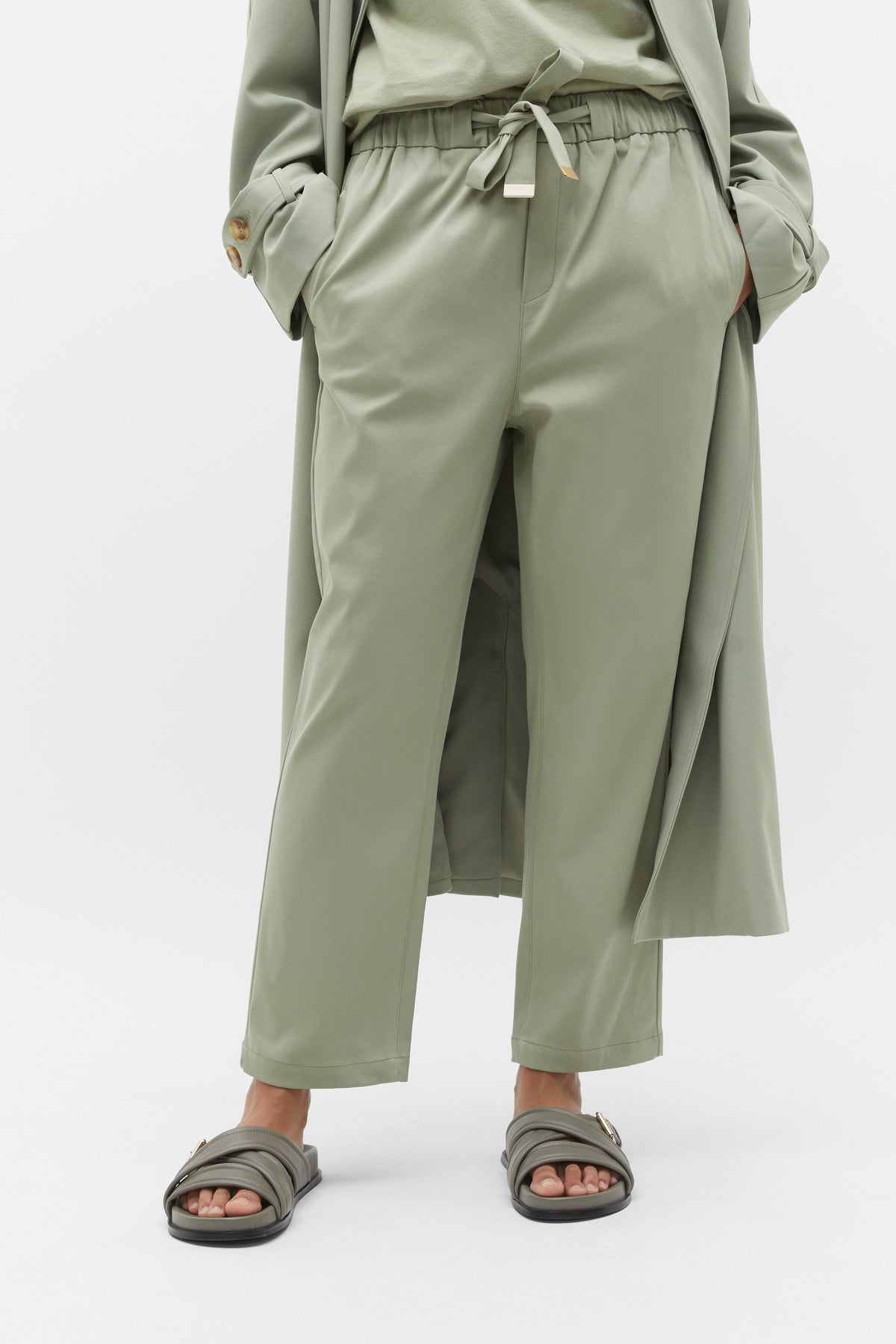Tapered Leg Tie Pant