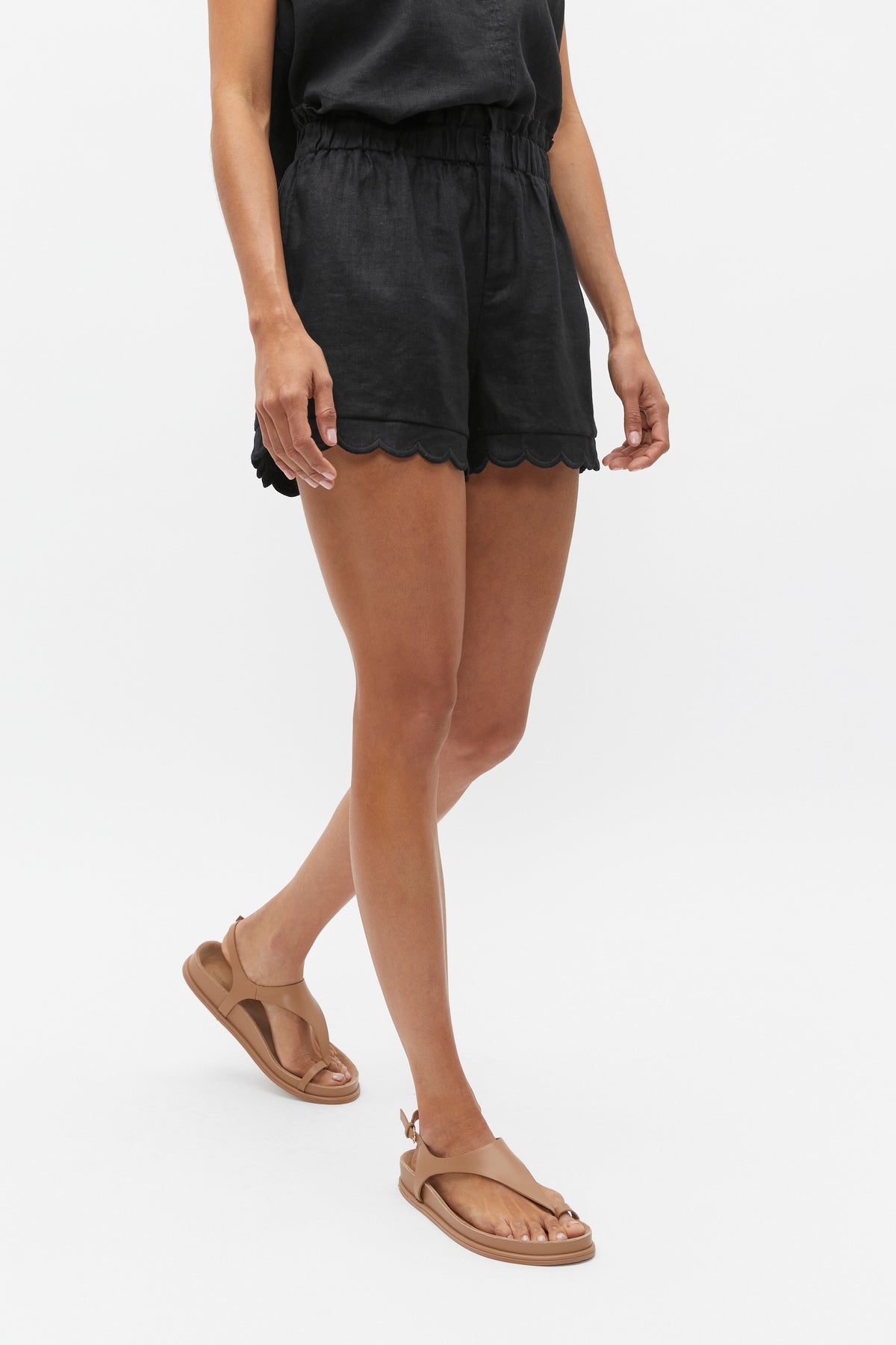 Scallop Hem Paperbag Short
