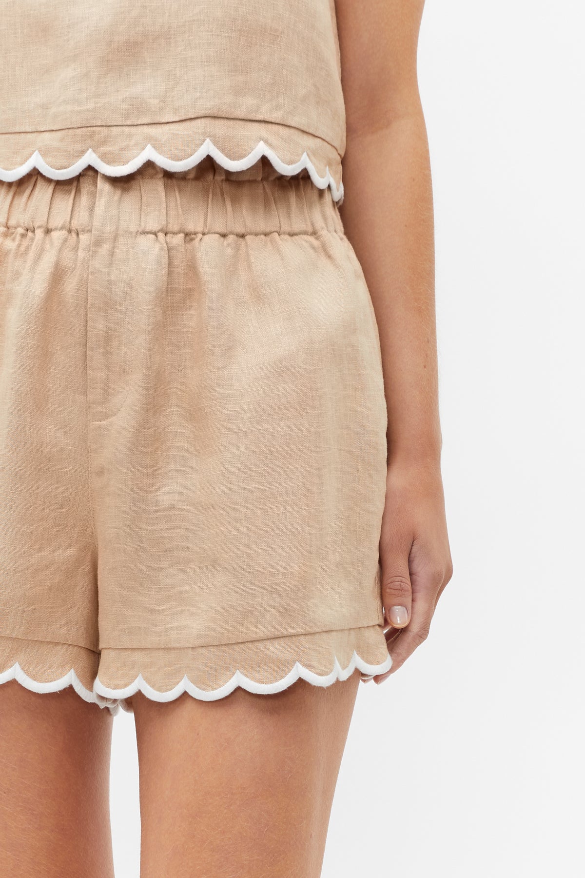 Scallop Hem Paperbag Short
