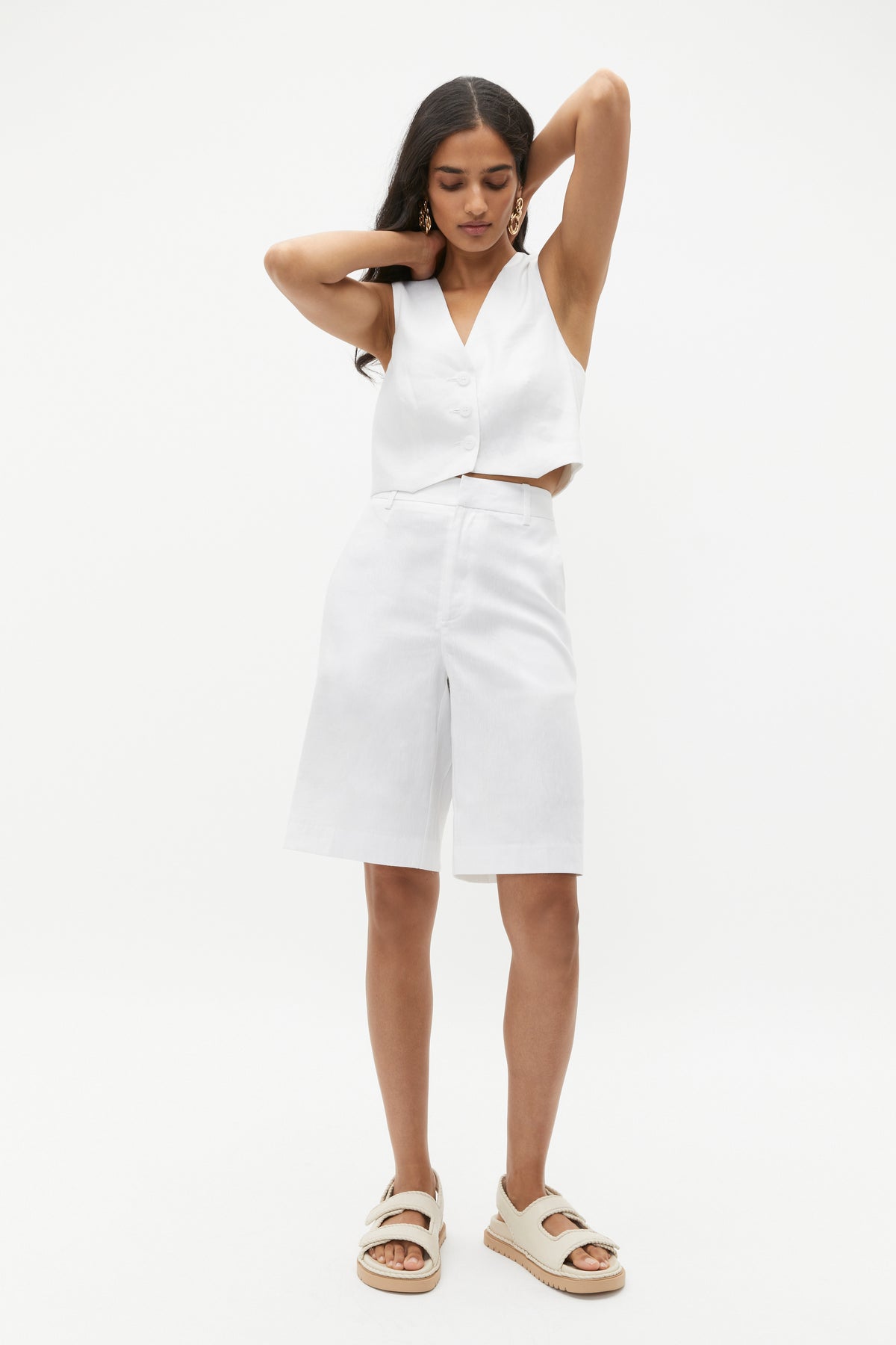 Tailored Longline Short