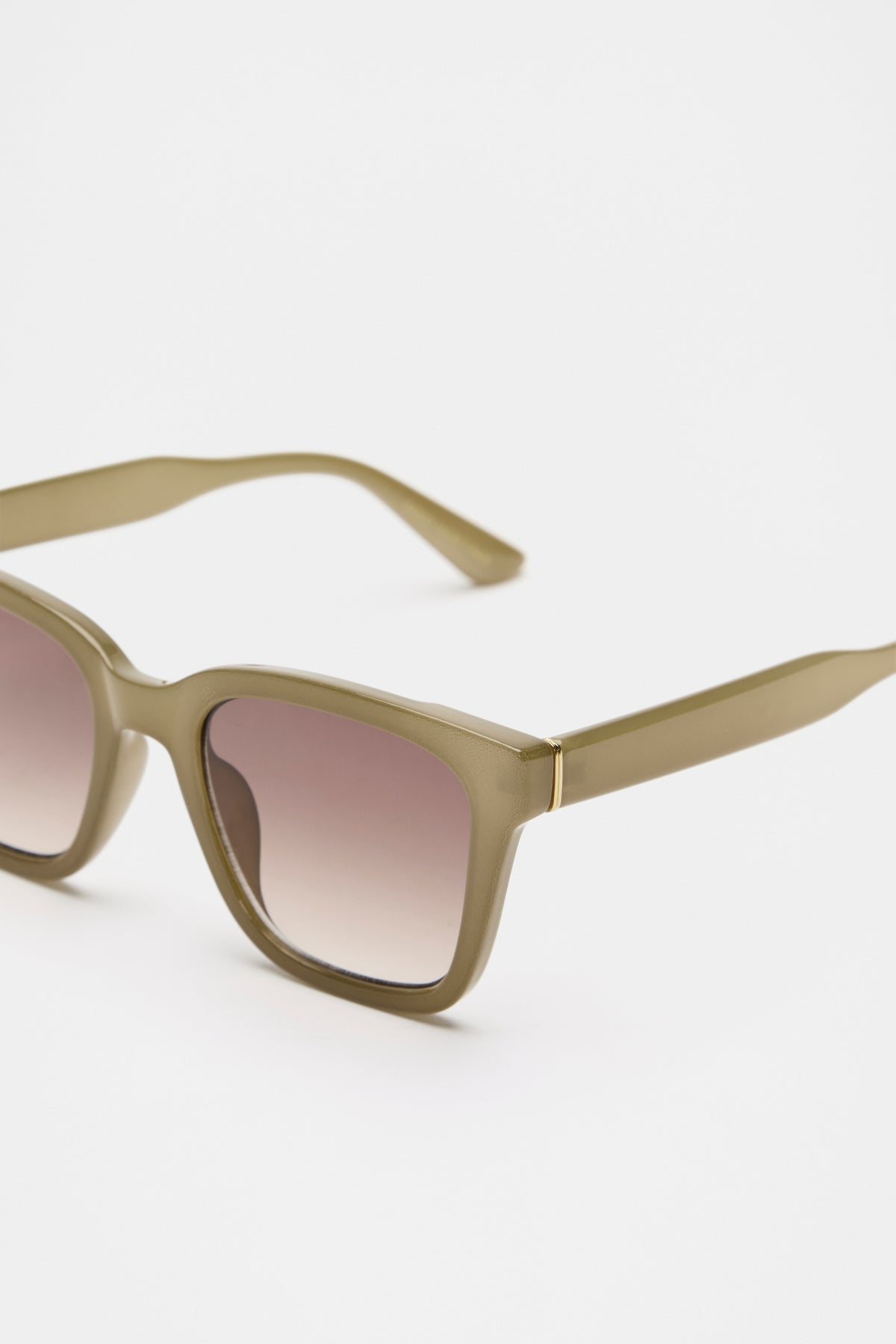 Daniella D Frame Sunglasses