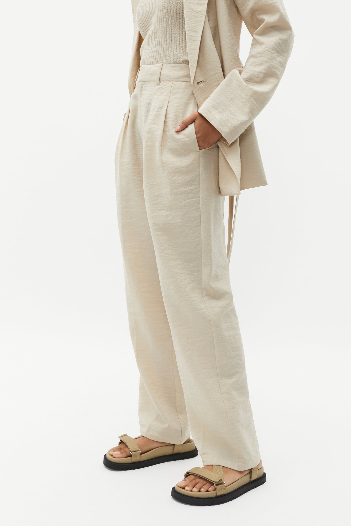 Pleat Front Trouser