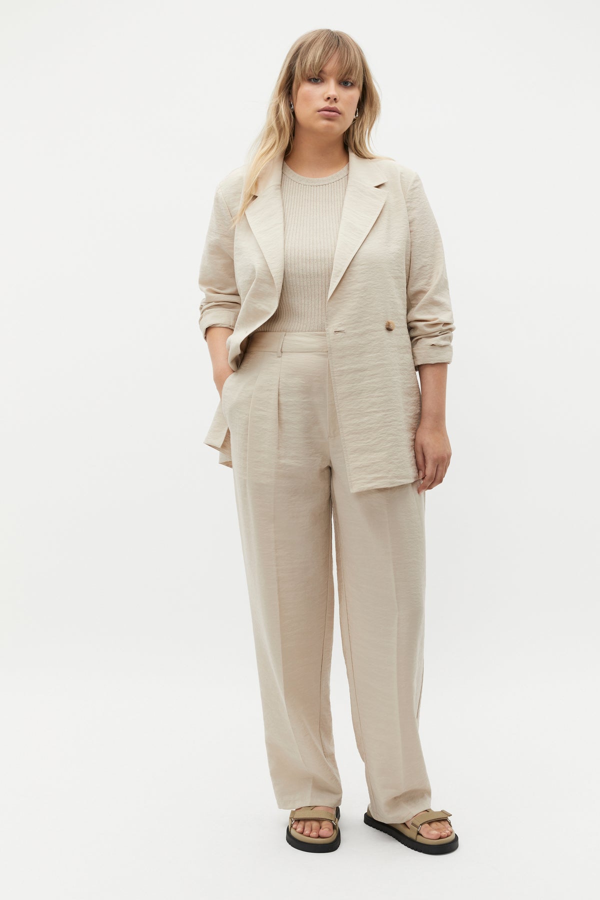 Pleat Front Trouser