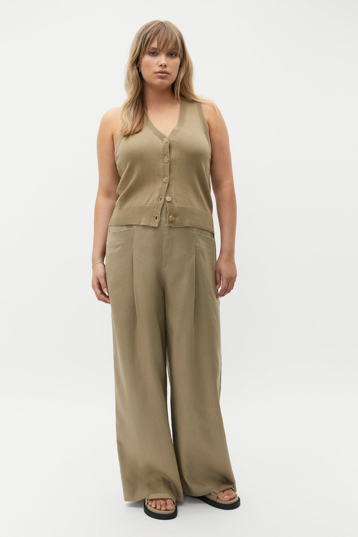 Linen High Rise Pleat Pant