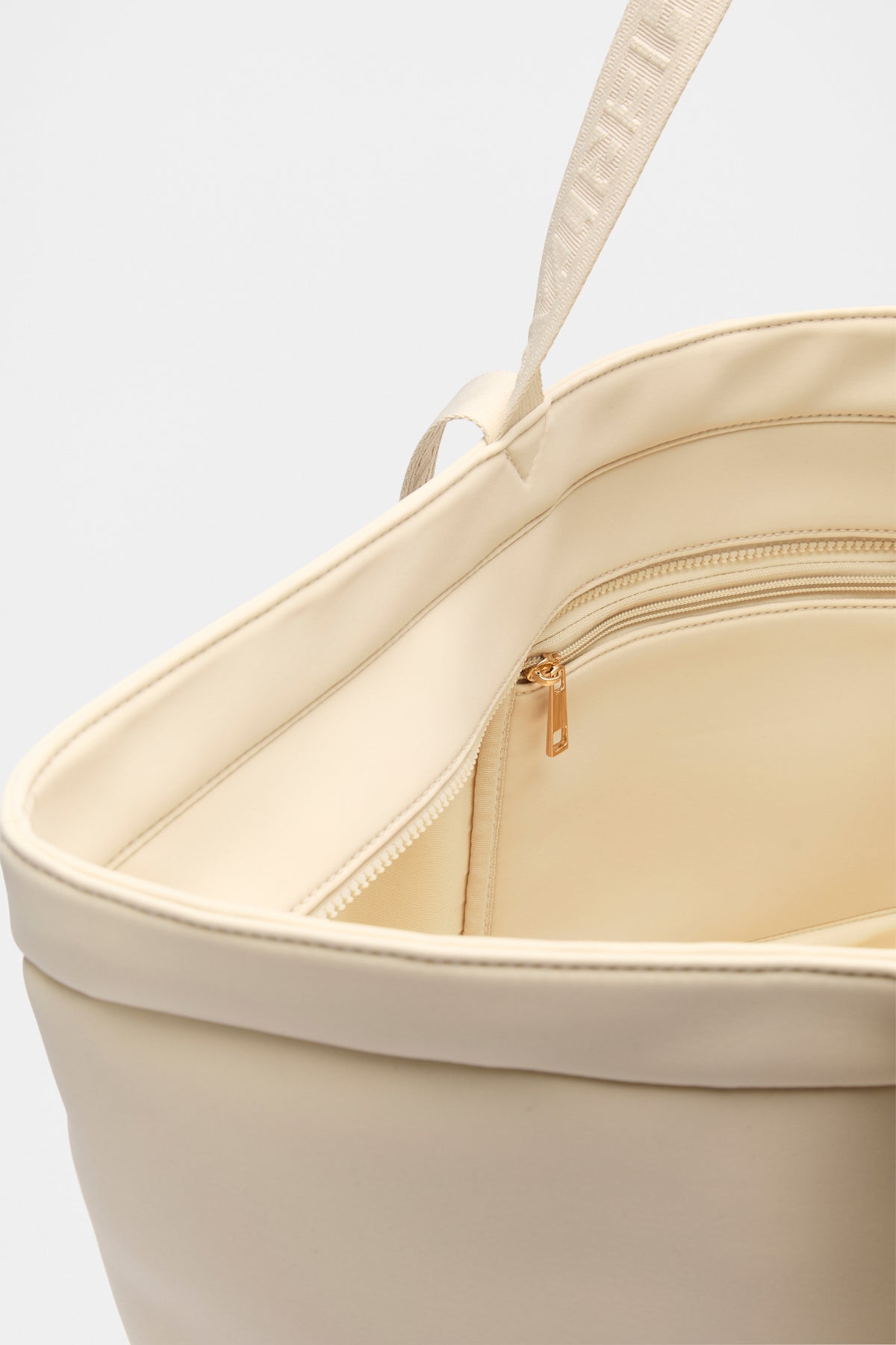 Seed Overnight Tech Tote