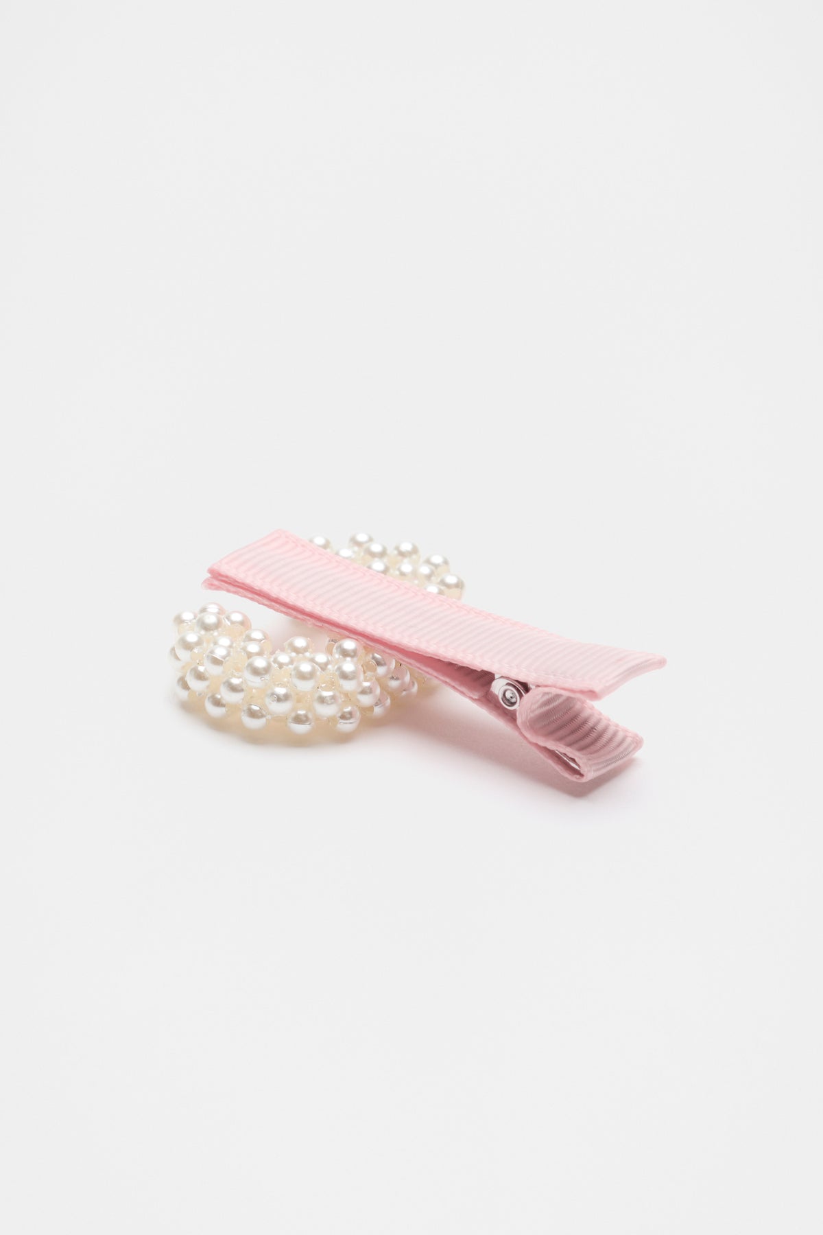 Initial Pearl Duck Clip