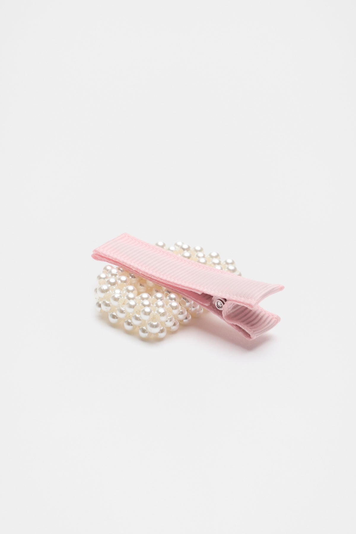 Initial Pearl Duck Clip