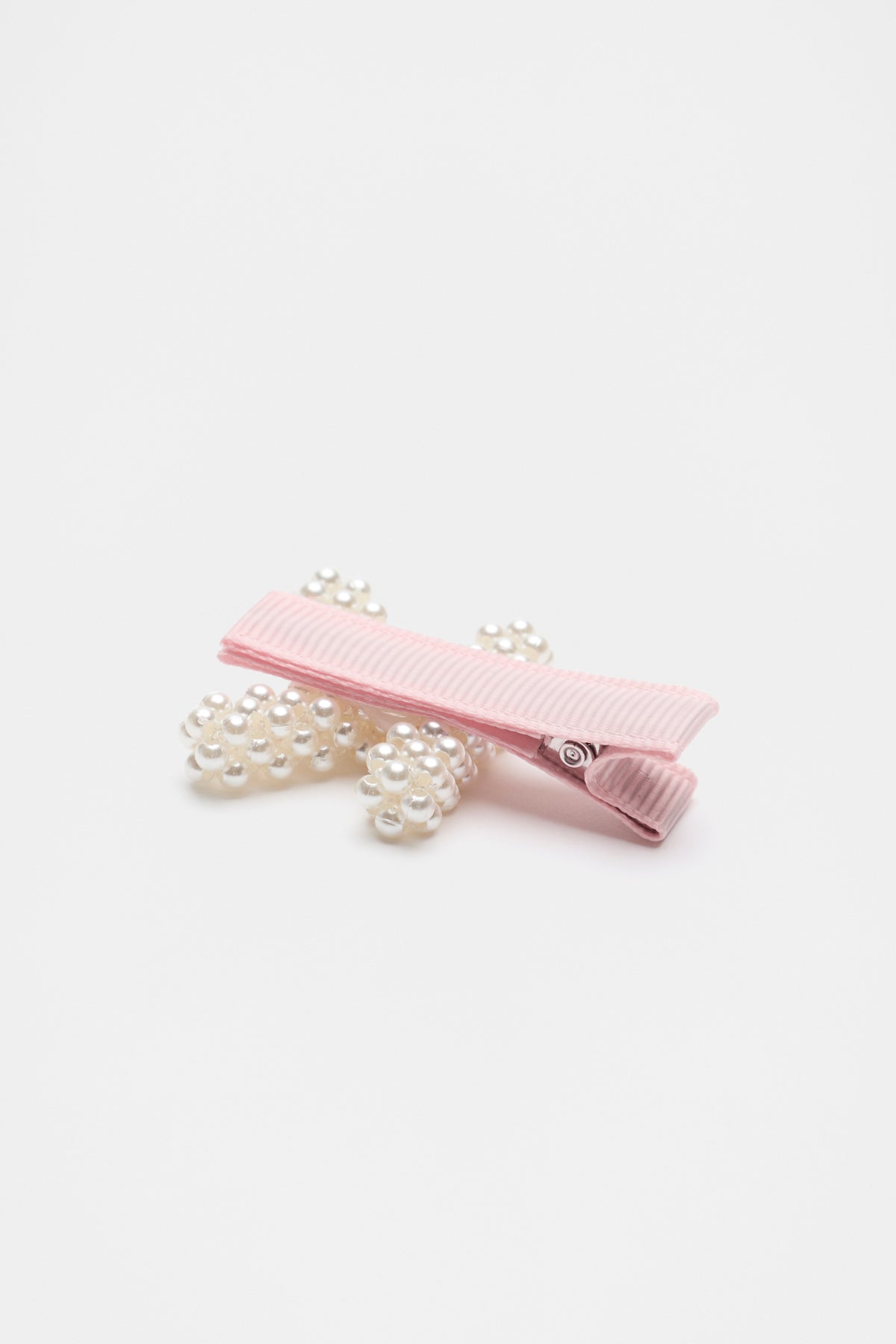 Initial Pearl Duck Clip