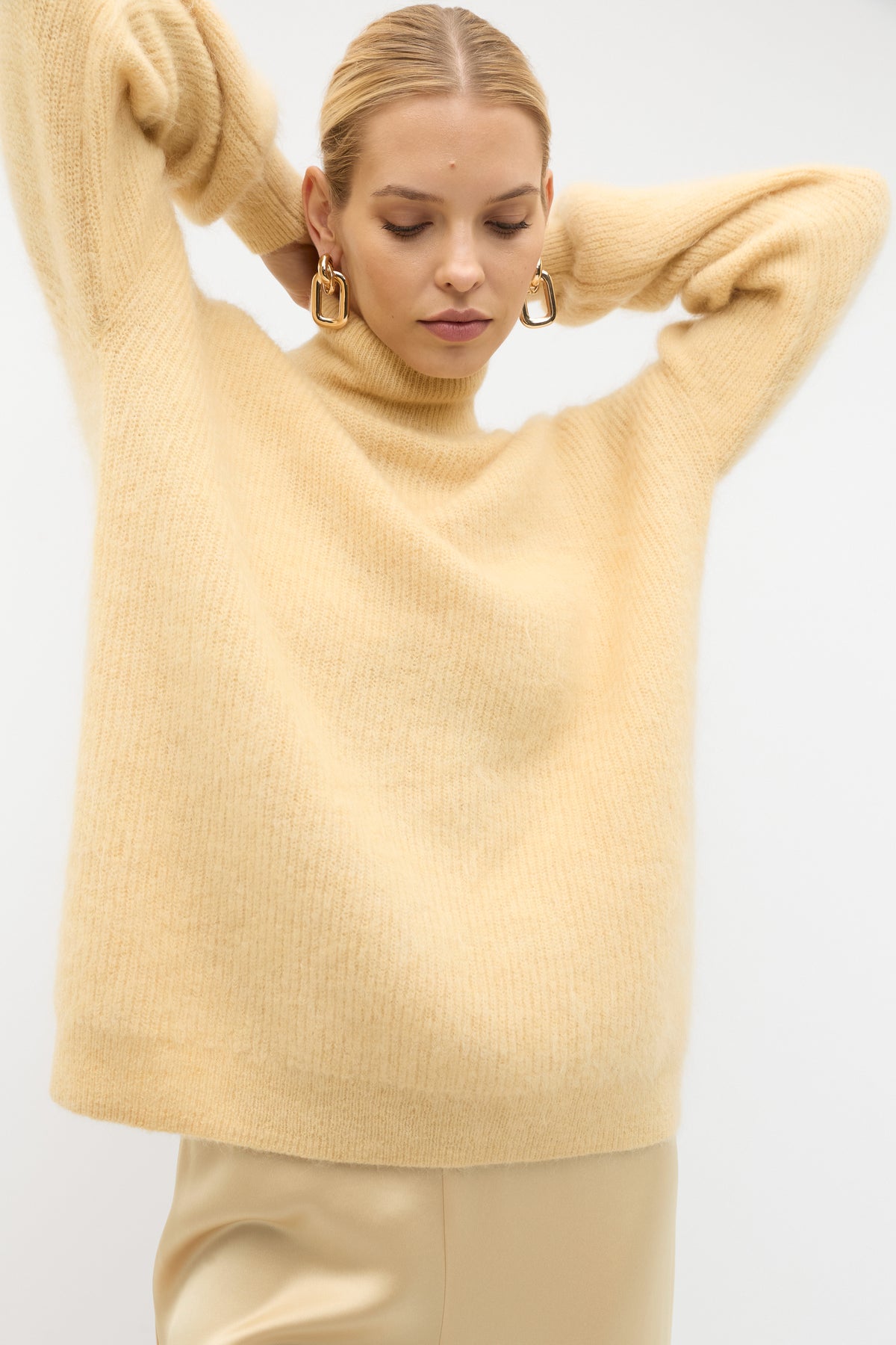 Longline Rib Roll Neck Knit