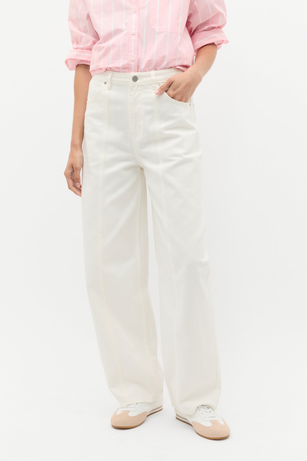 Barrel Leg Seam Front Jean