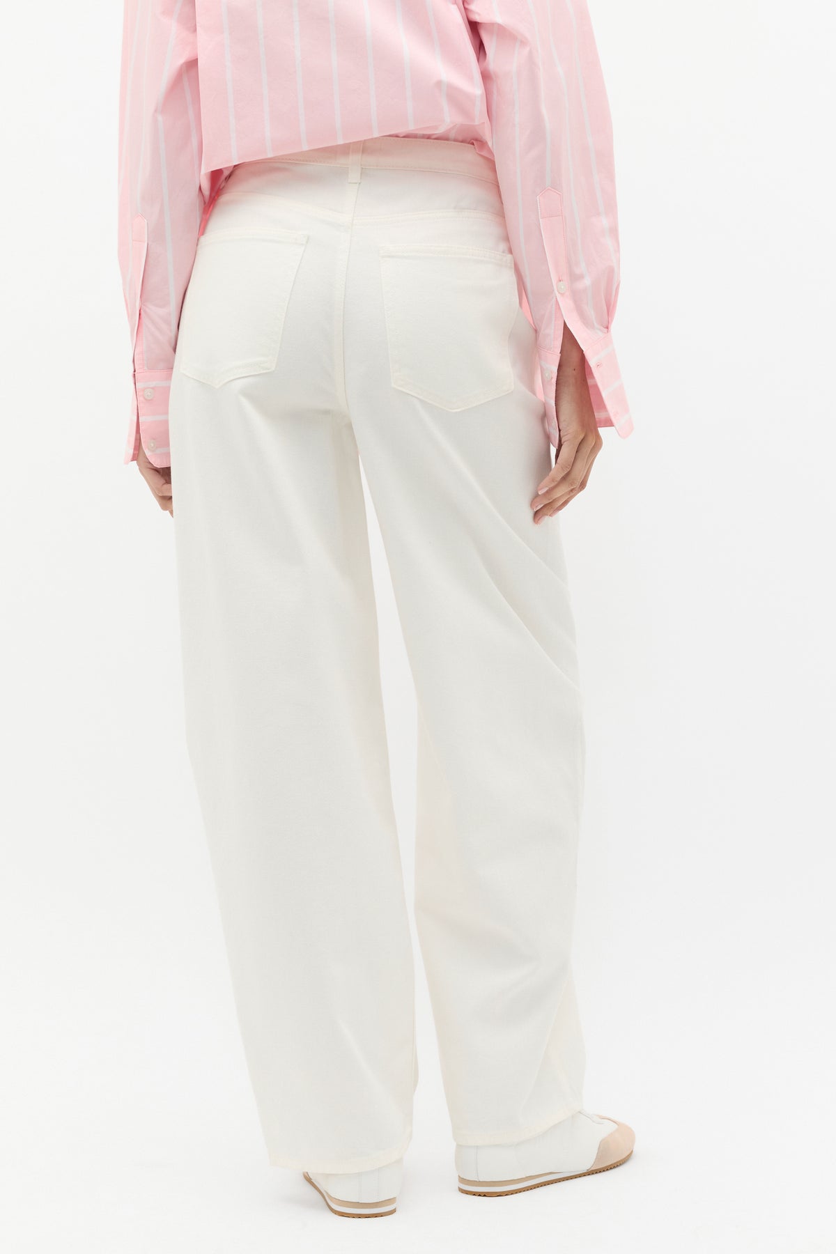 Barrel Leg Seam Front Jean