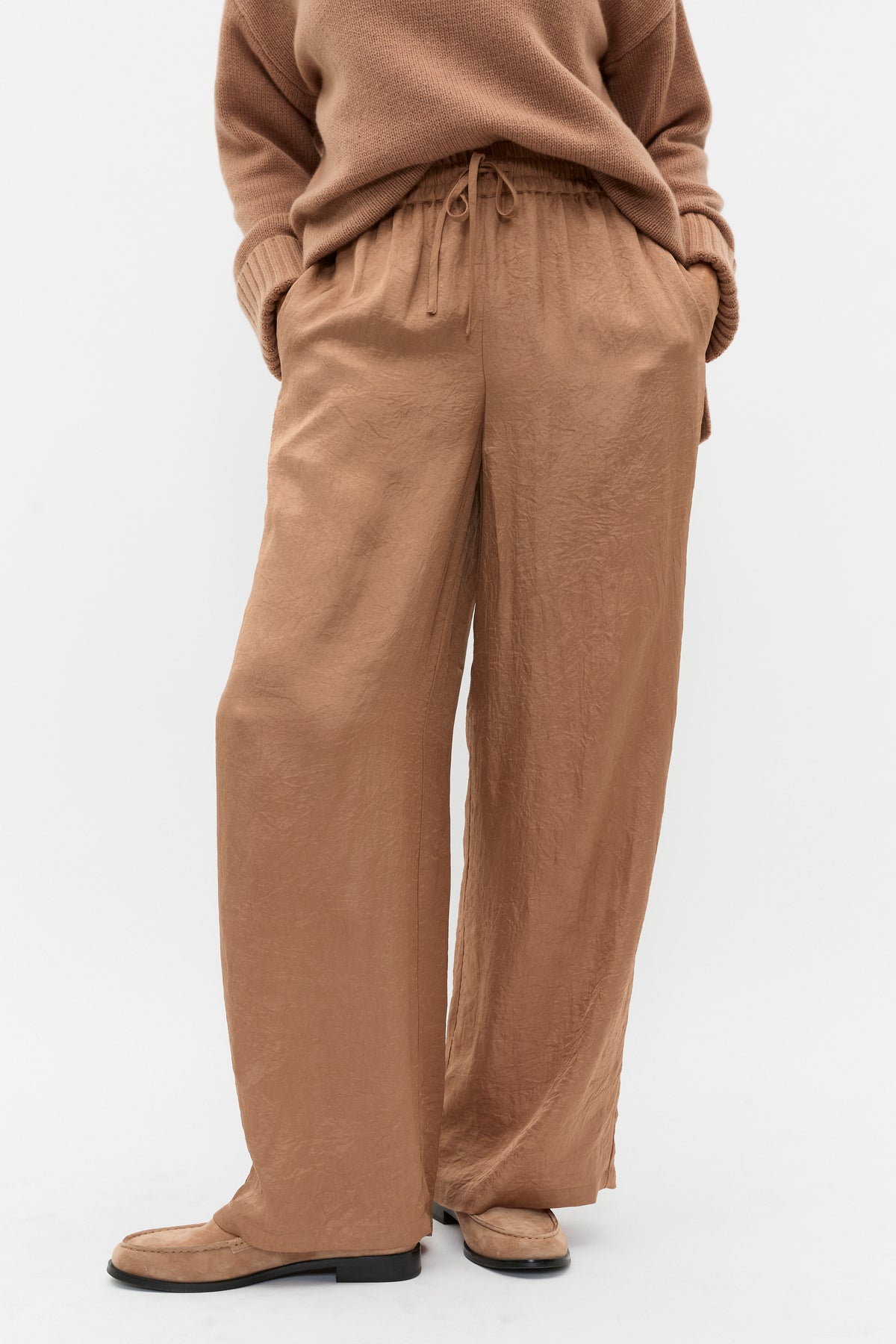 Textured Satin Pant