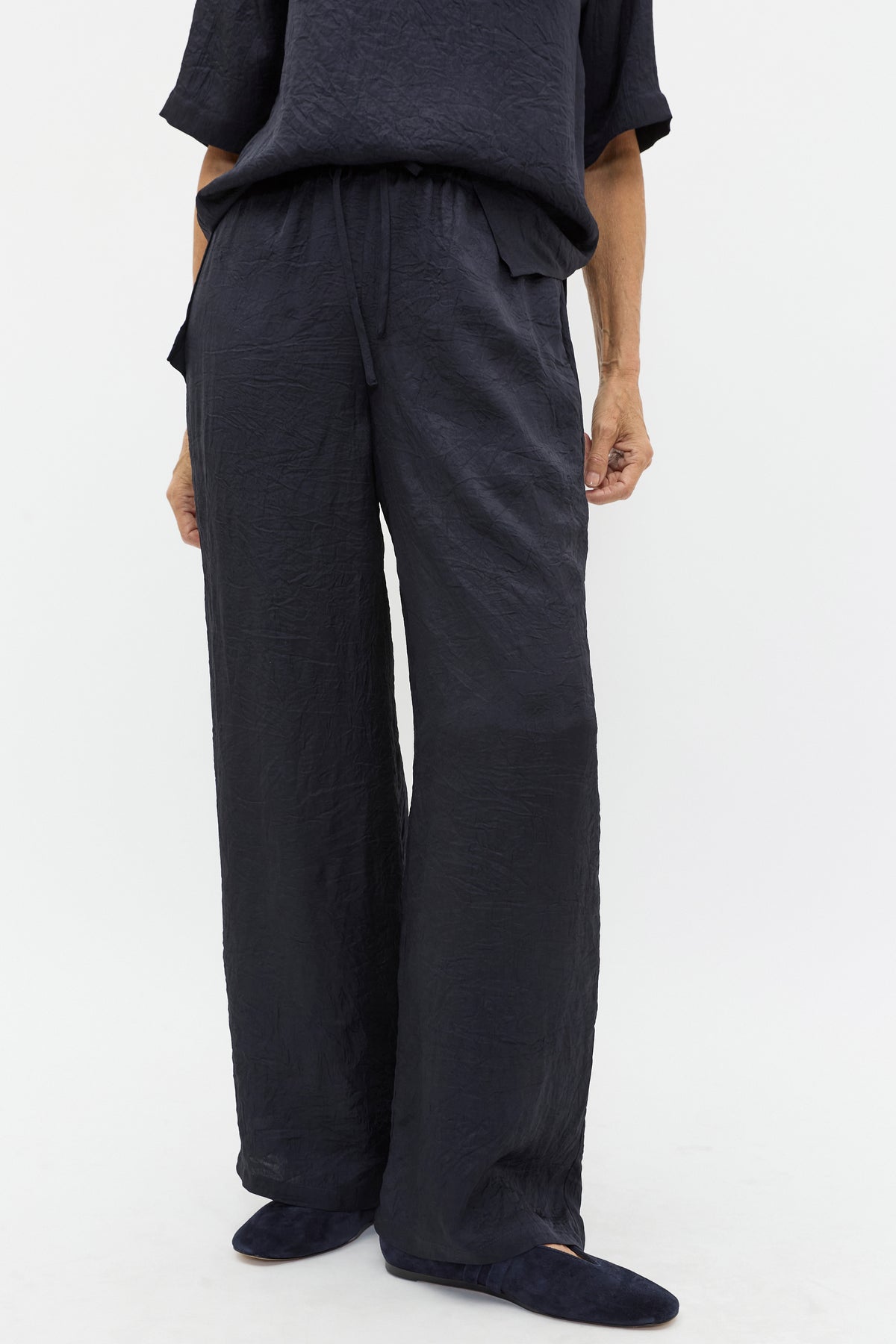 Textured Satin Pant
