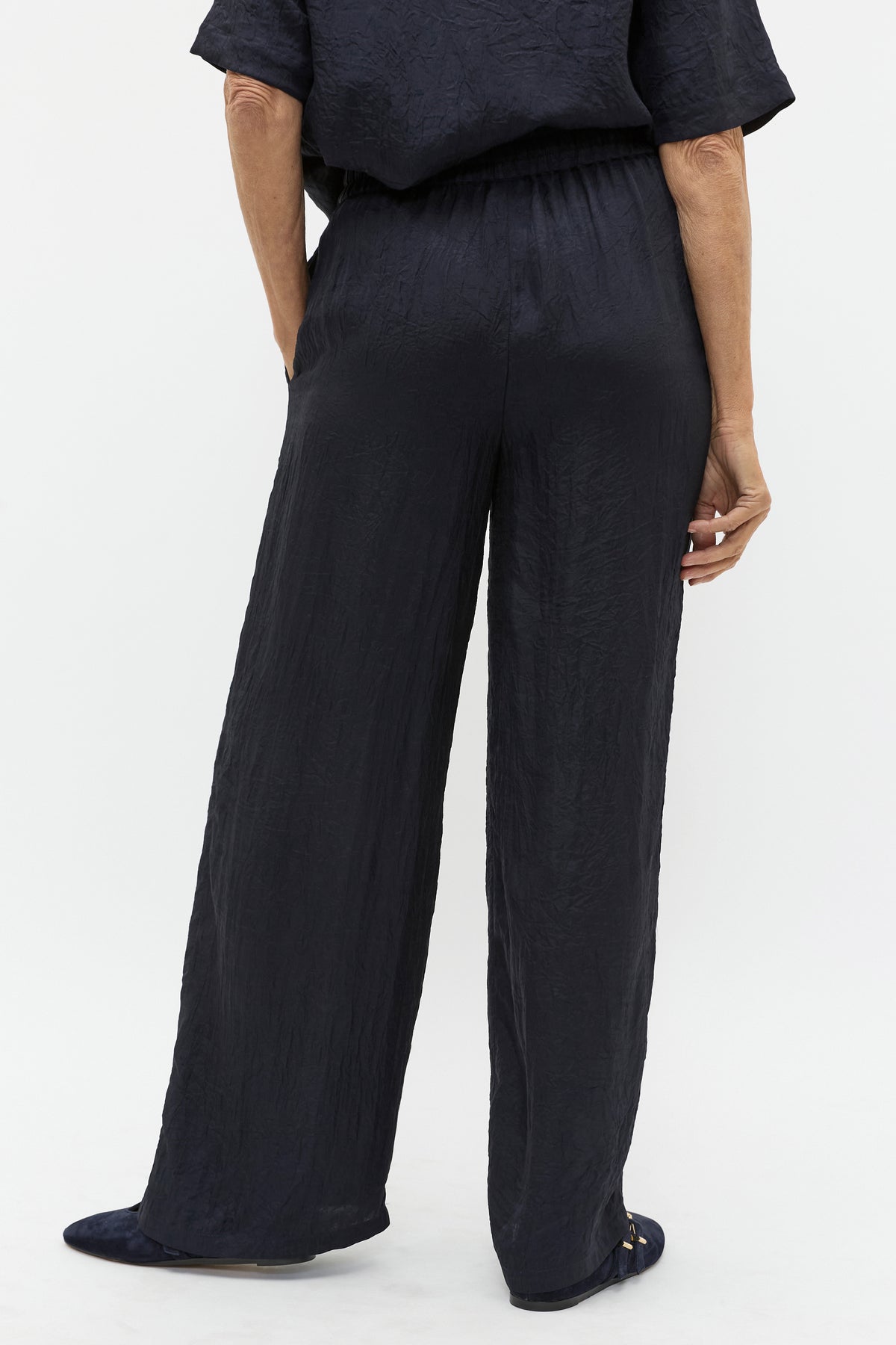 Textured Satin Pant