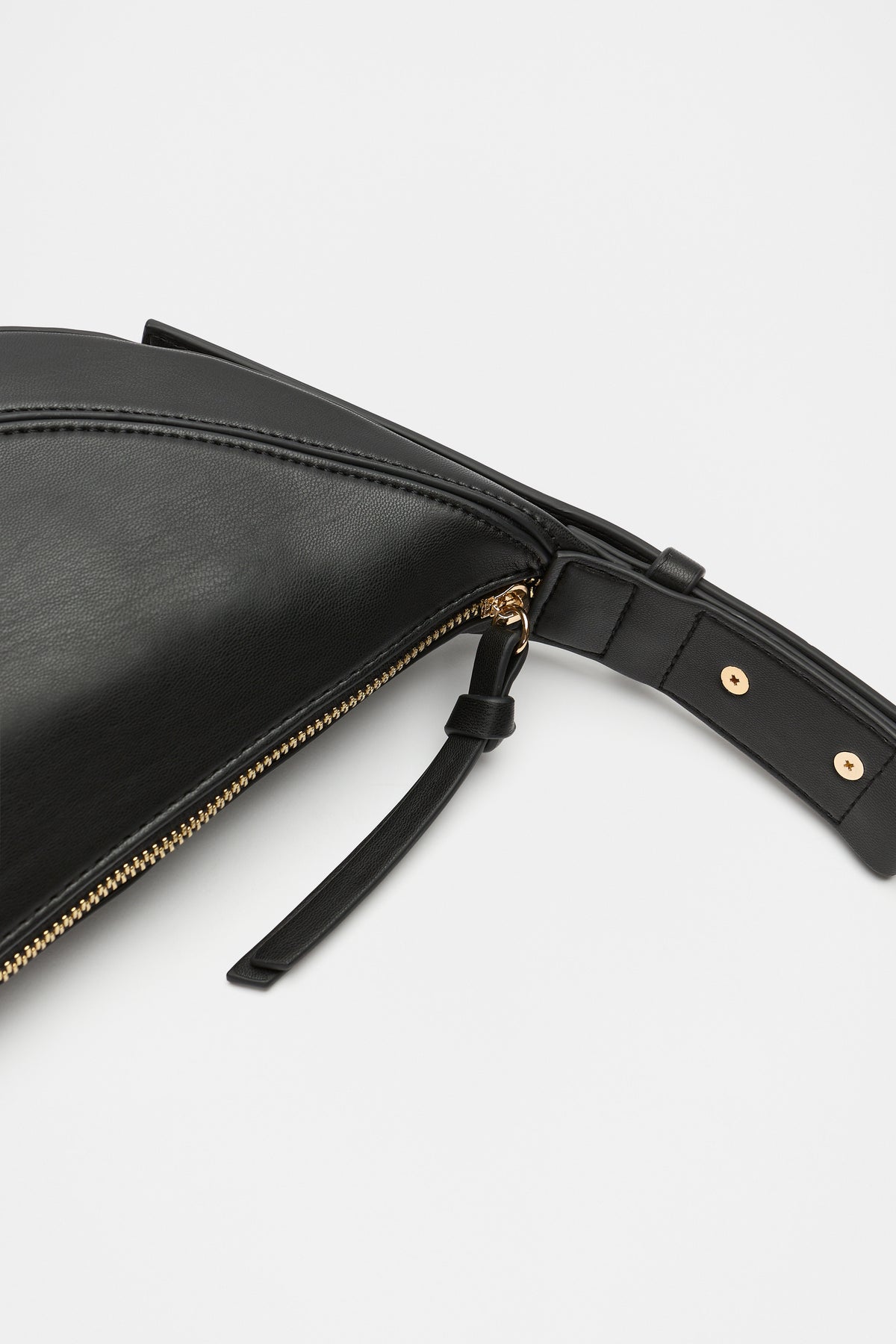 Relaxed Crossbody Bag