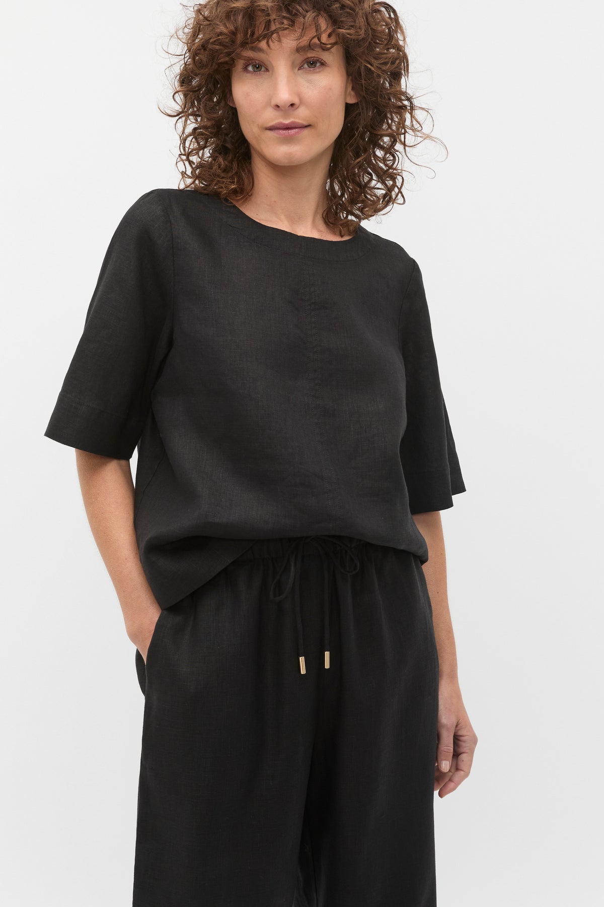 Core Linen Tee