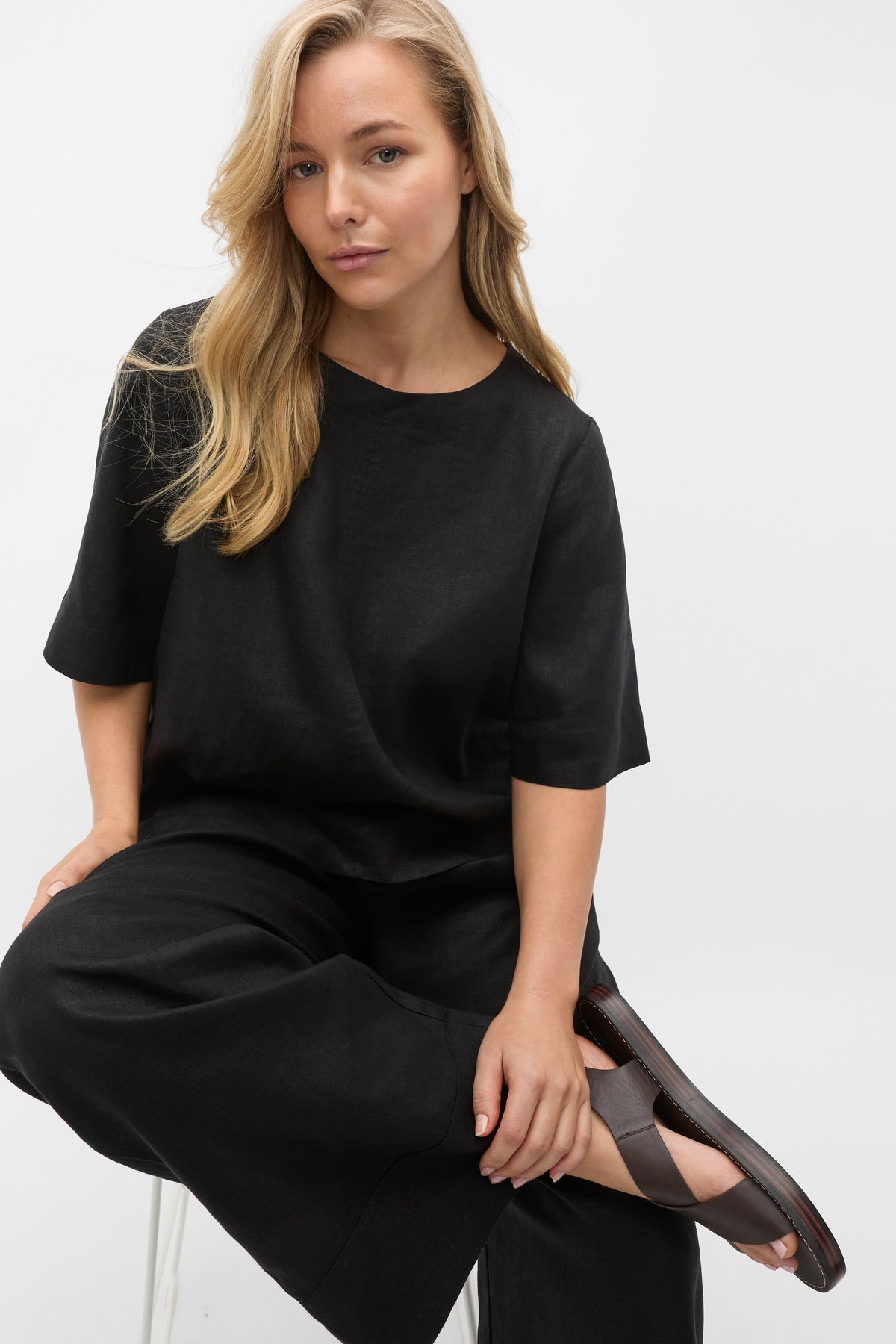 Core Linen Tee
