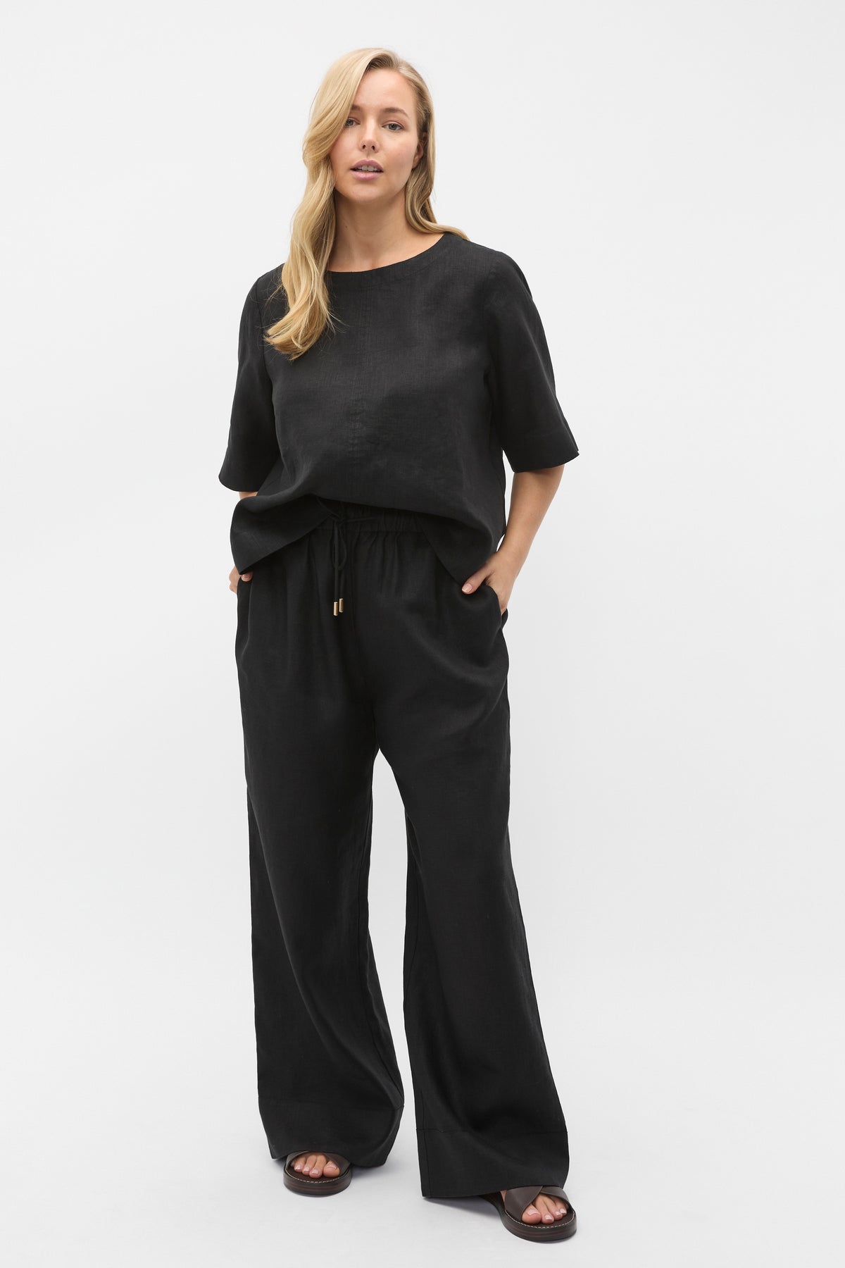 Core Linen Tee
