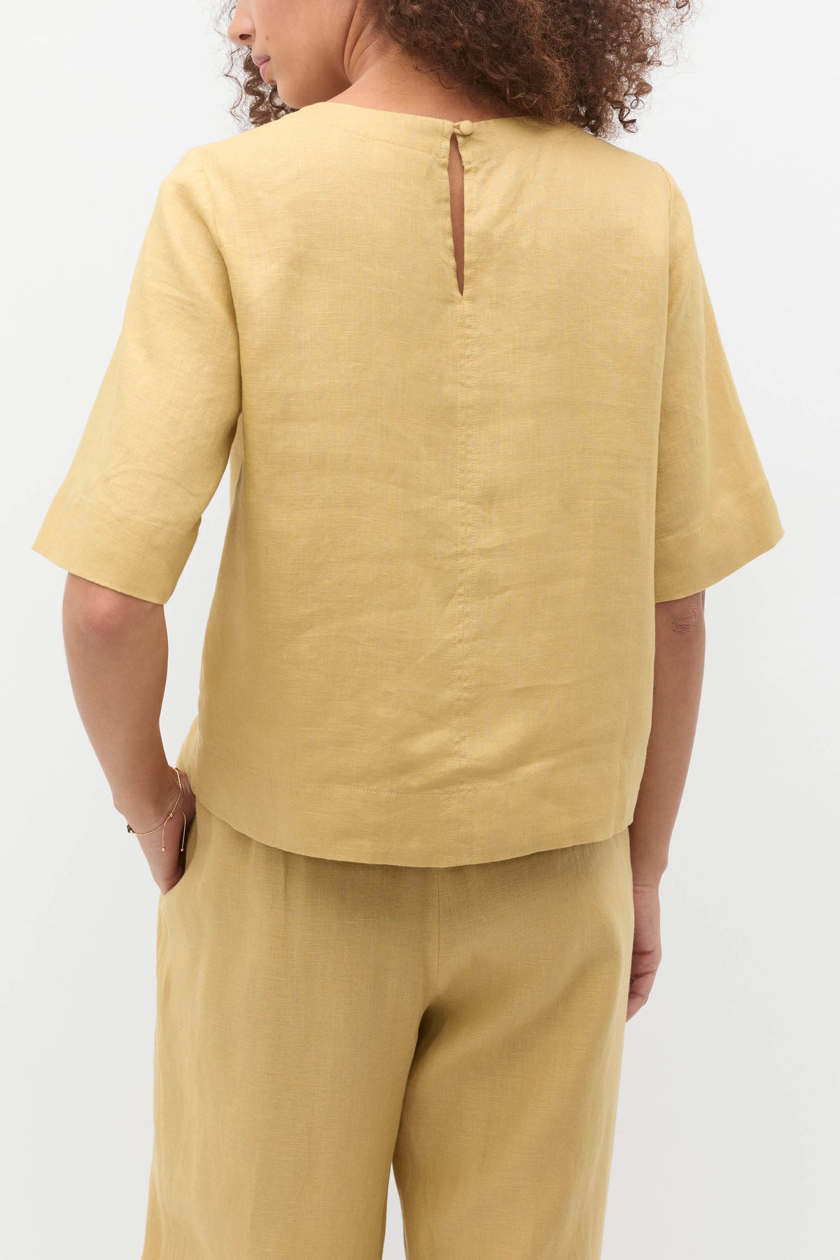 Core Linen Tee