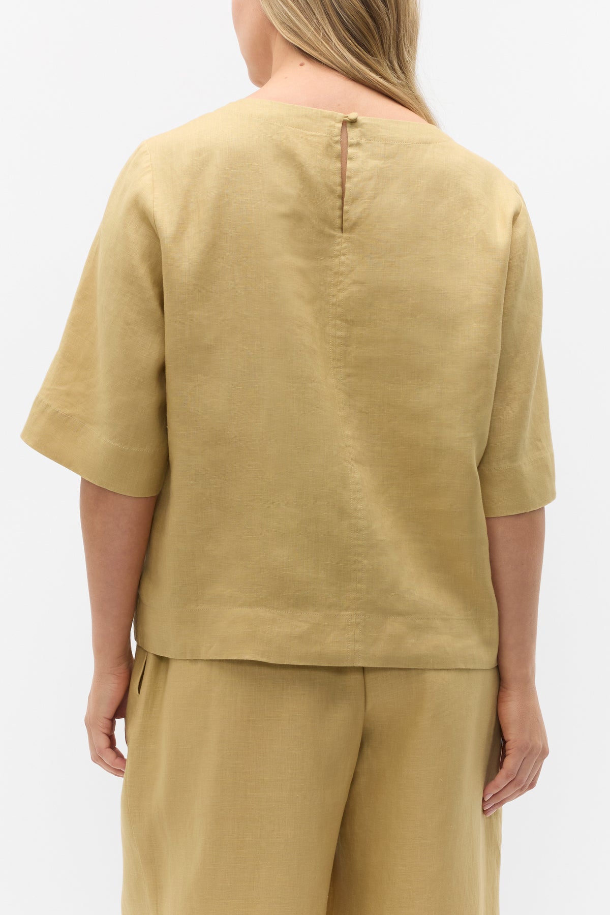 Core Linen Tee