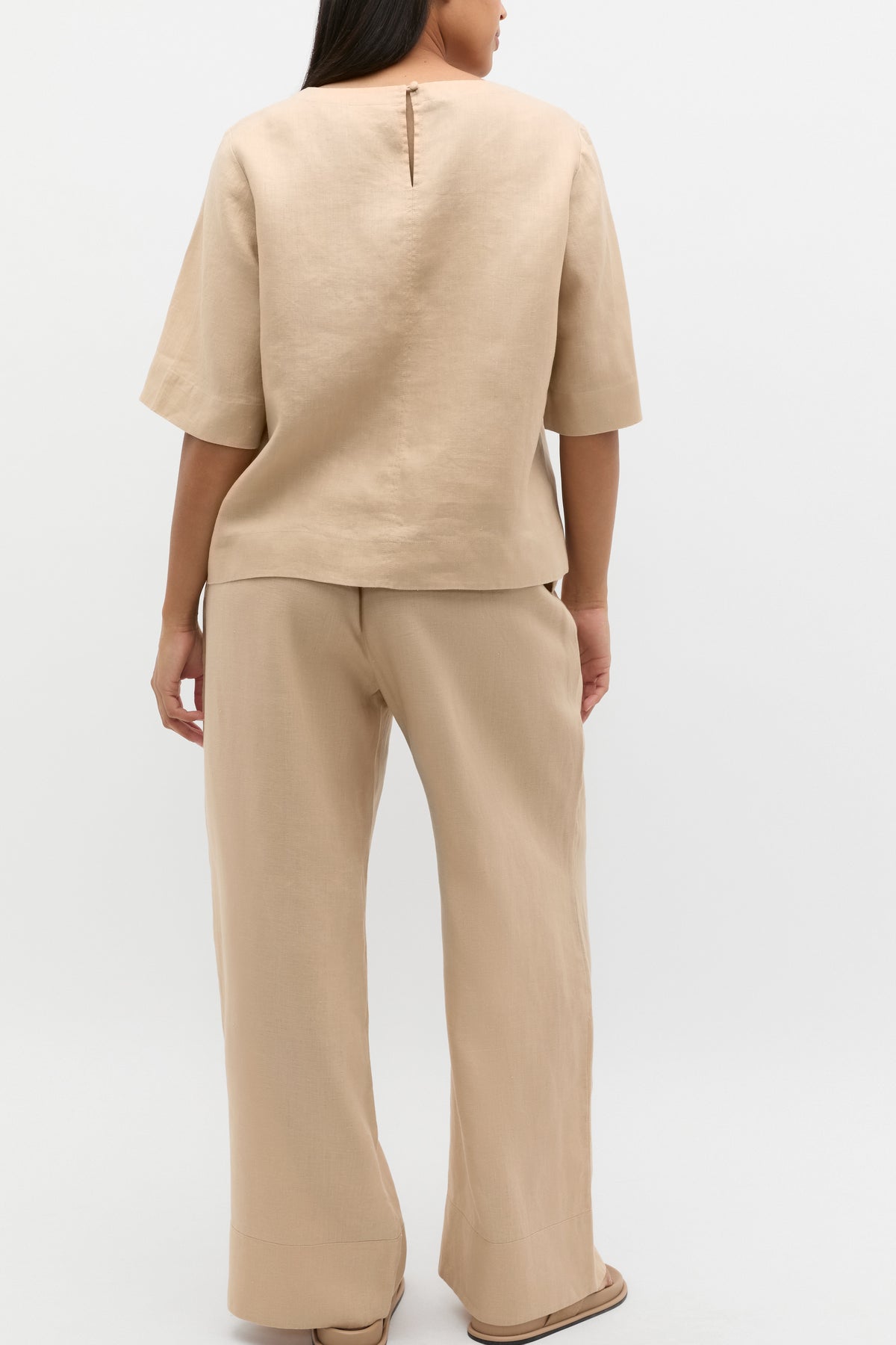 Core Linen Tee