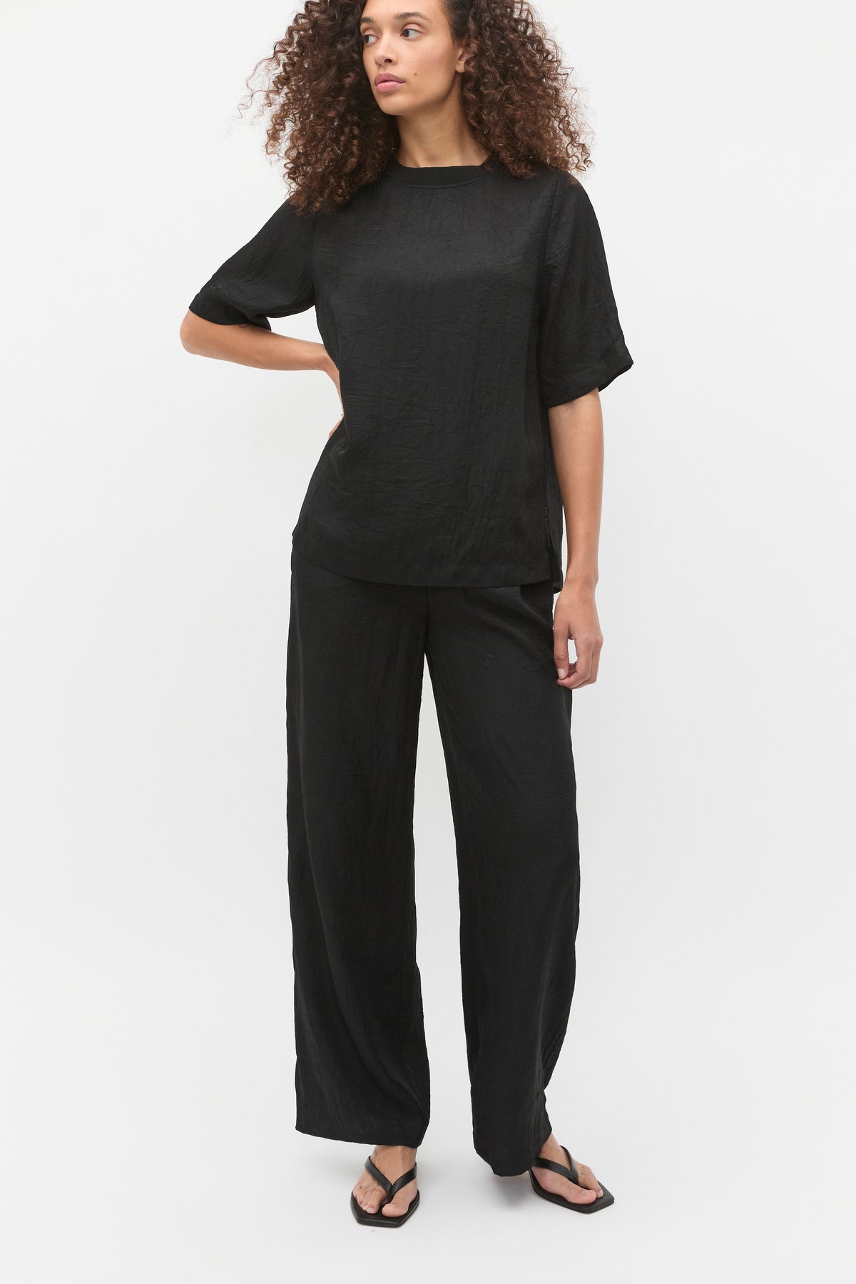 Textured Satin Gathered Pant
