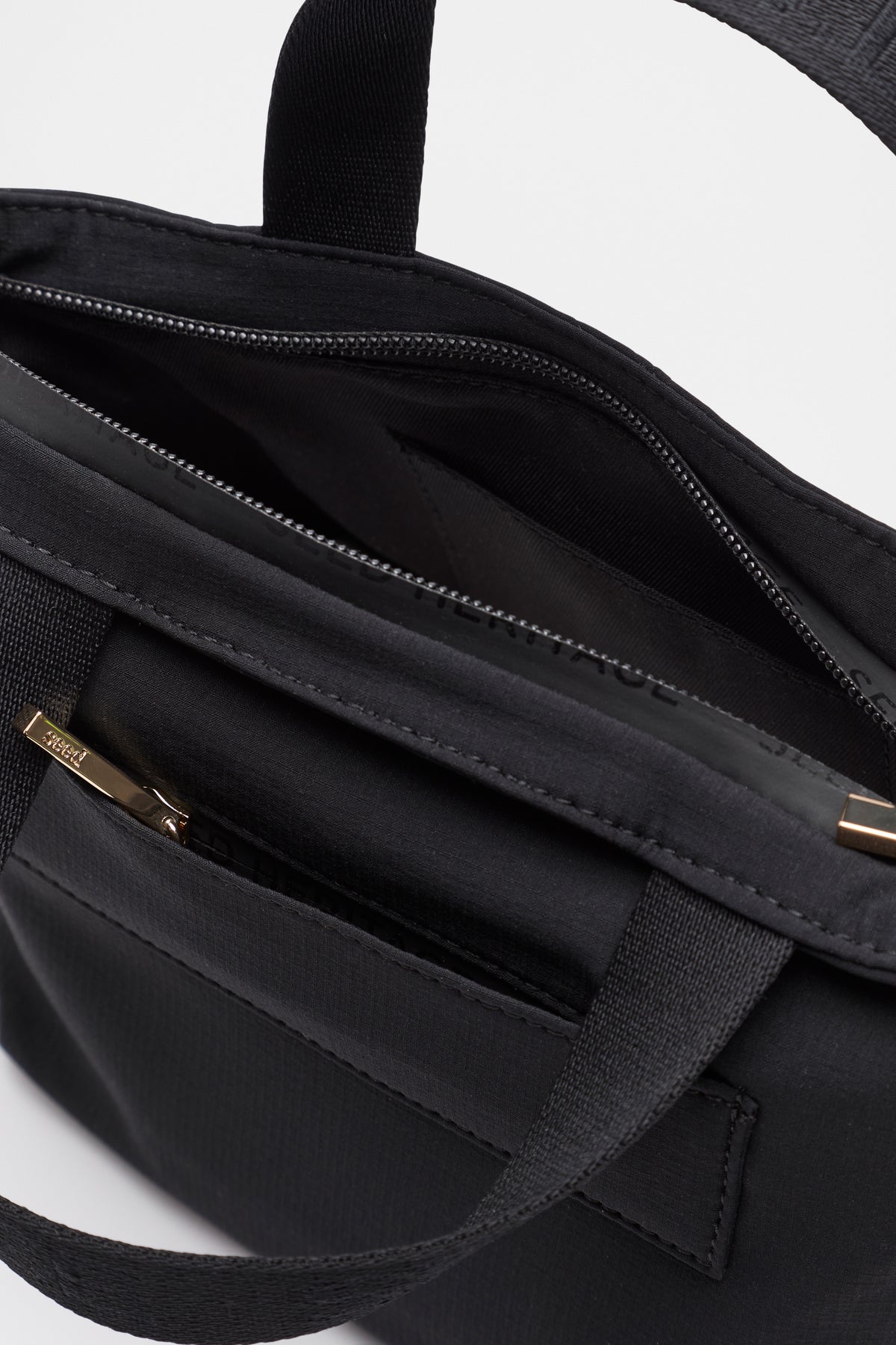 Seed Daily Crossbody Bag